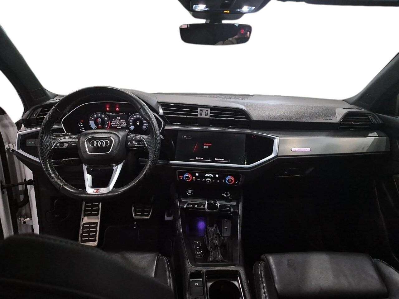 2024 Audi Q3 Progressiv 45 TFSI quattro thumb 11