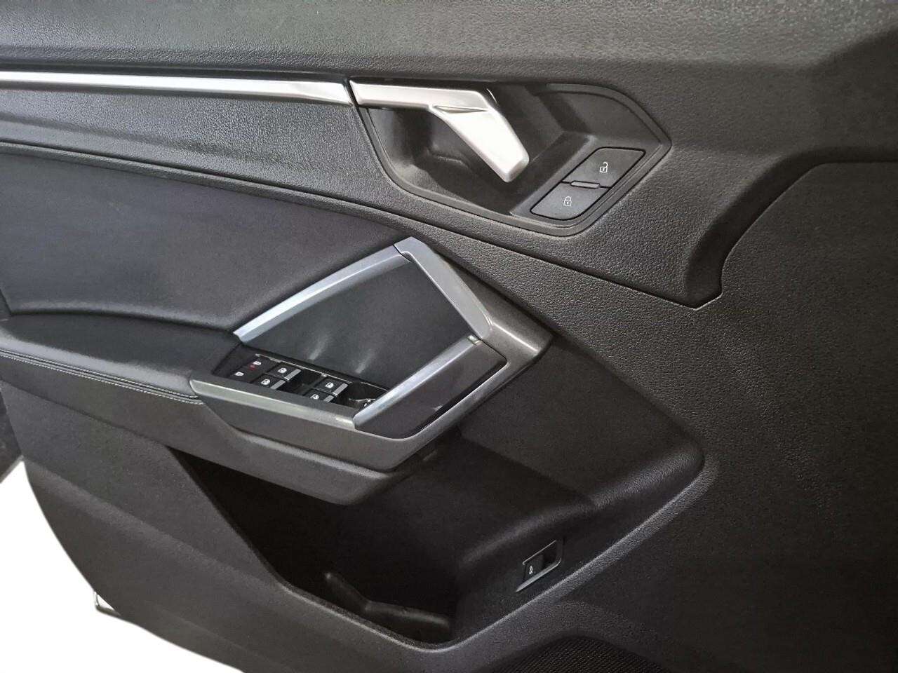2024 Audi Q3 Progressiv 45 TFSI quattro thumb 13
