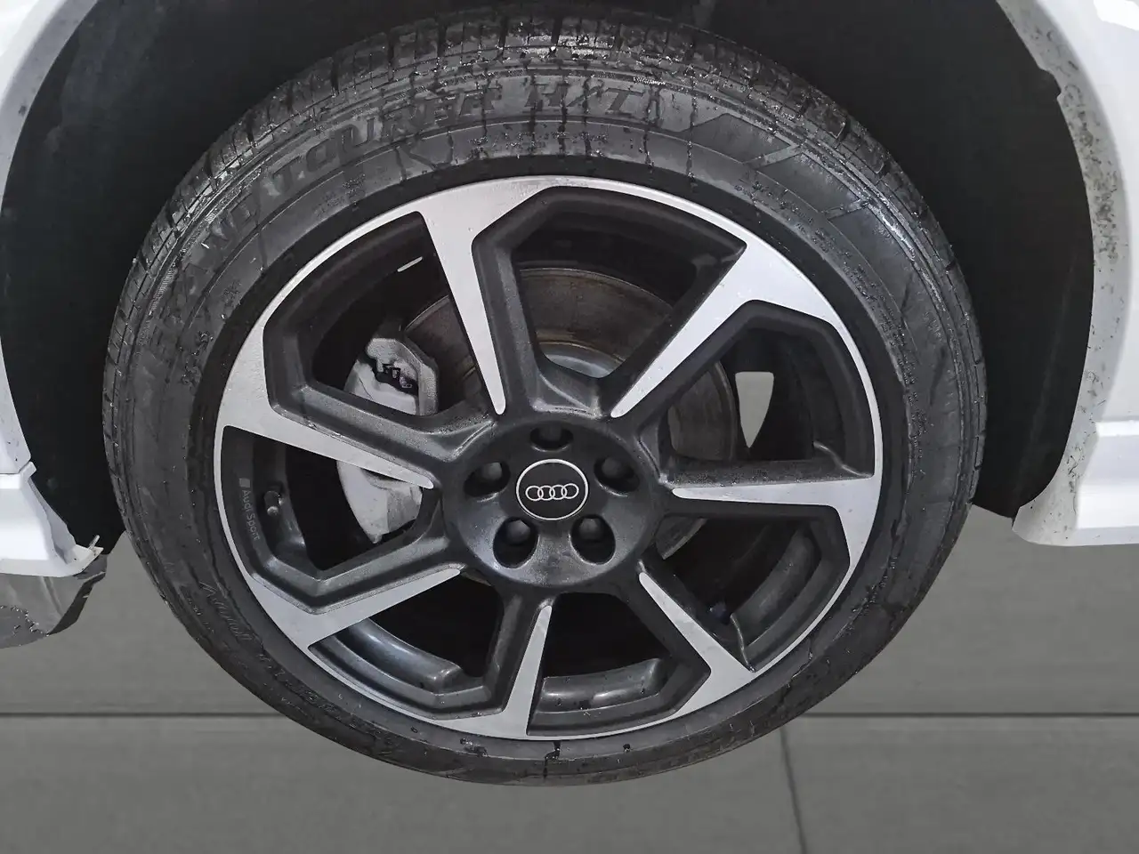 Audi Q3 снимка Audi Q3