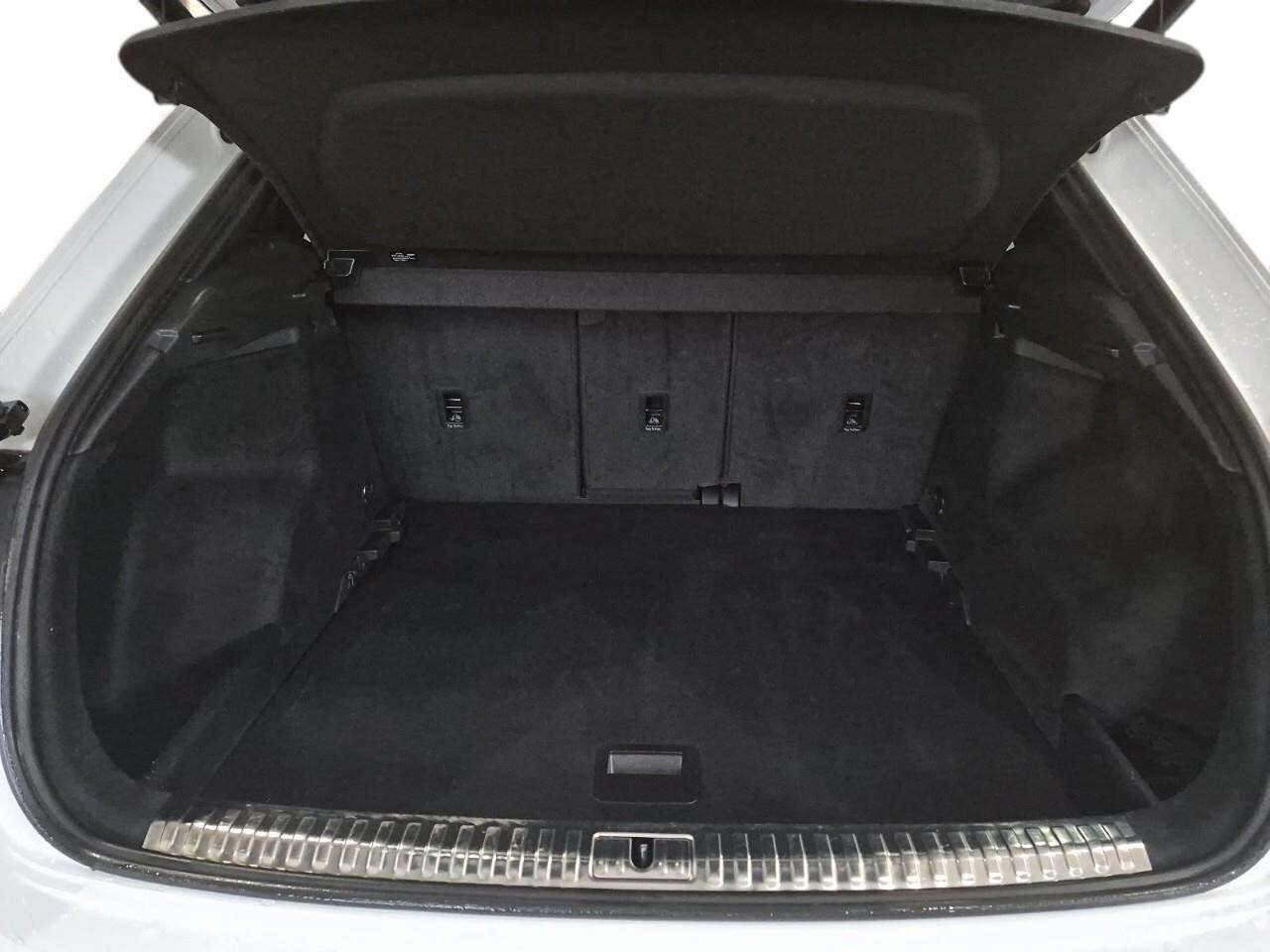 2024 Audi Q3 Progressiv 45 TFSI quattro thumb 24