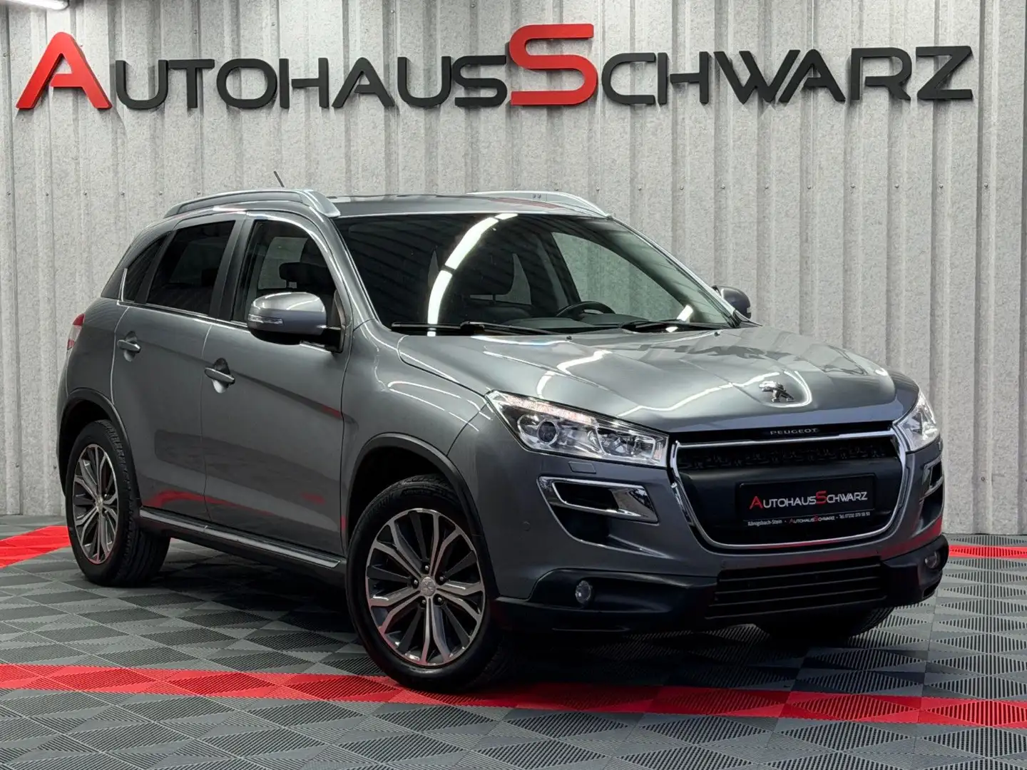 Peugeot 4008 Allure 4WD T-Leder Kamera Navi AHK Tempo Grau - 1