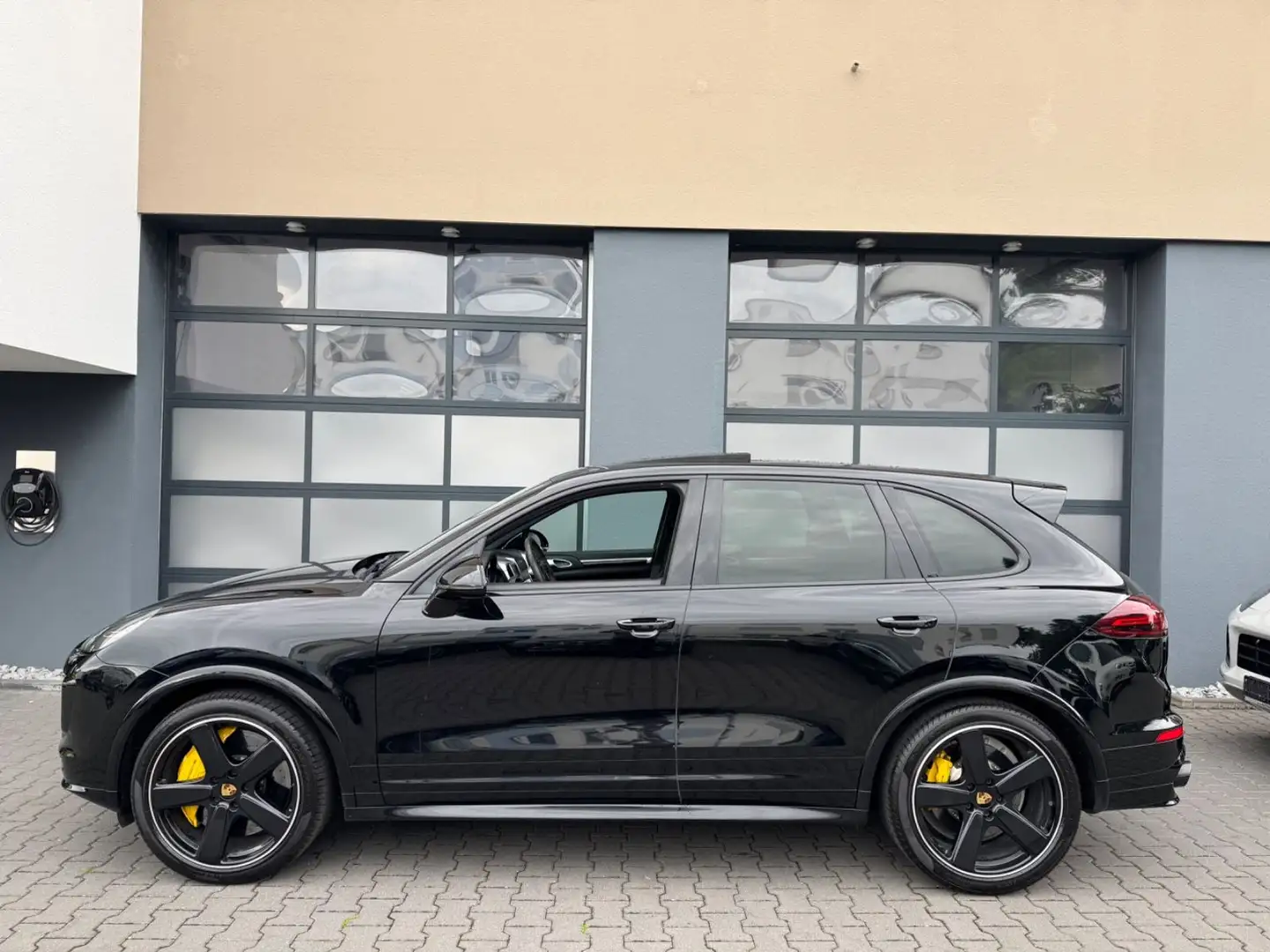 Porsche Cayenne Turbo S Noir - 2