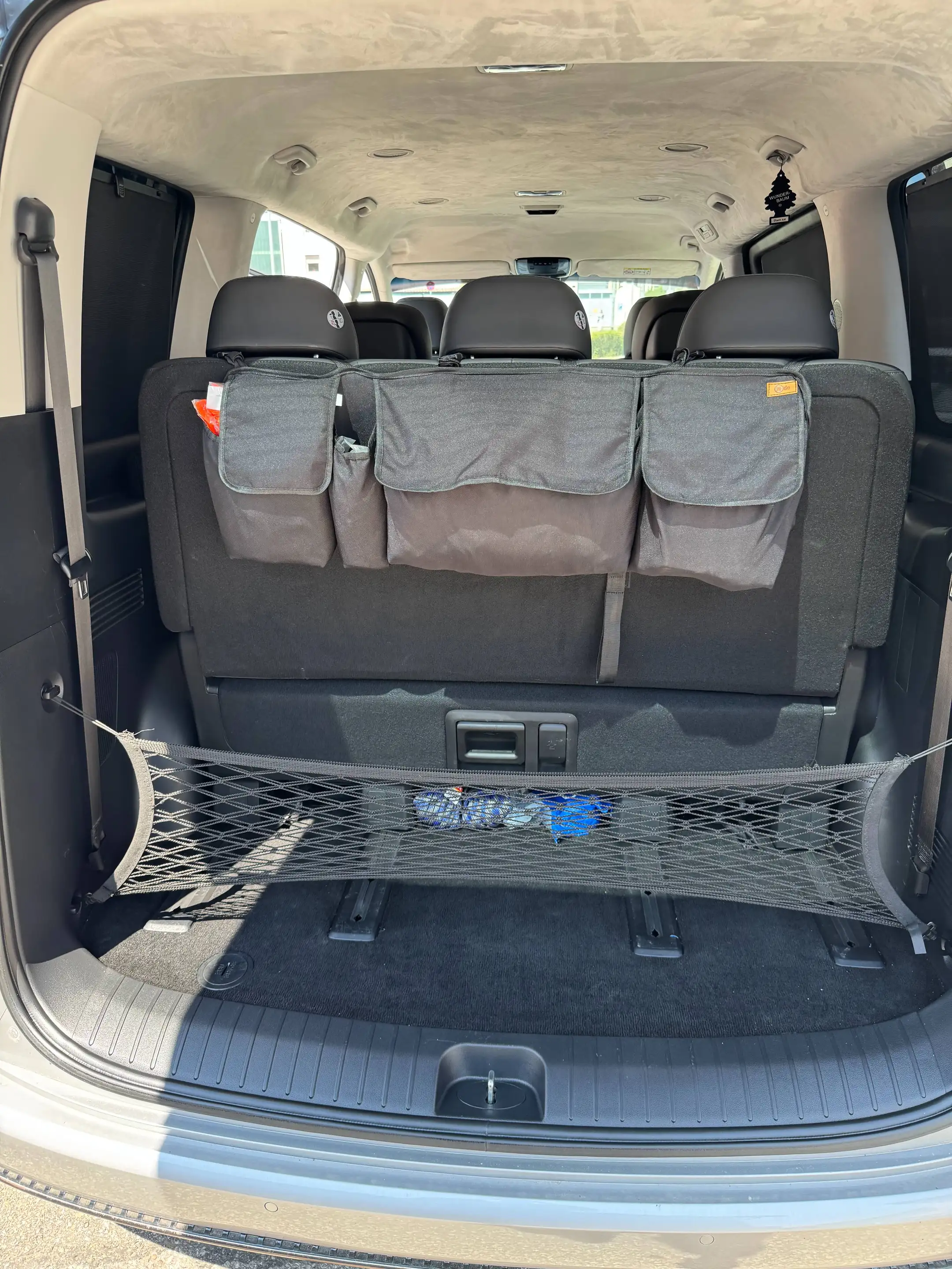 Hyundai STARIA Signature 4WD — photo 15