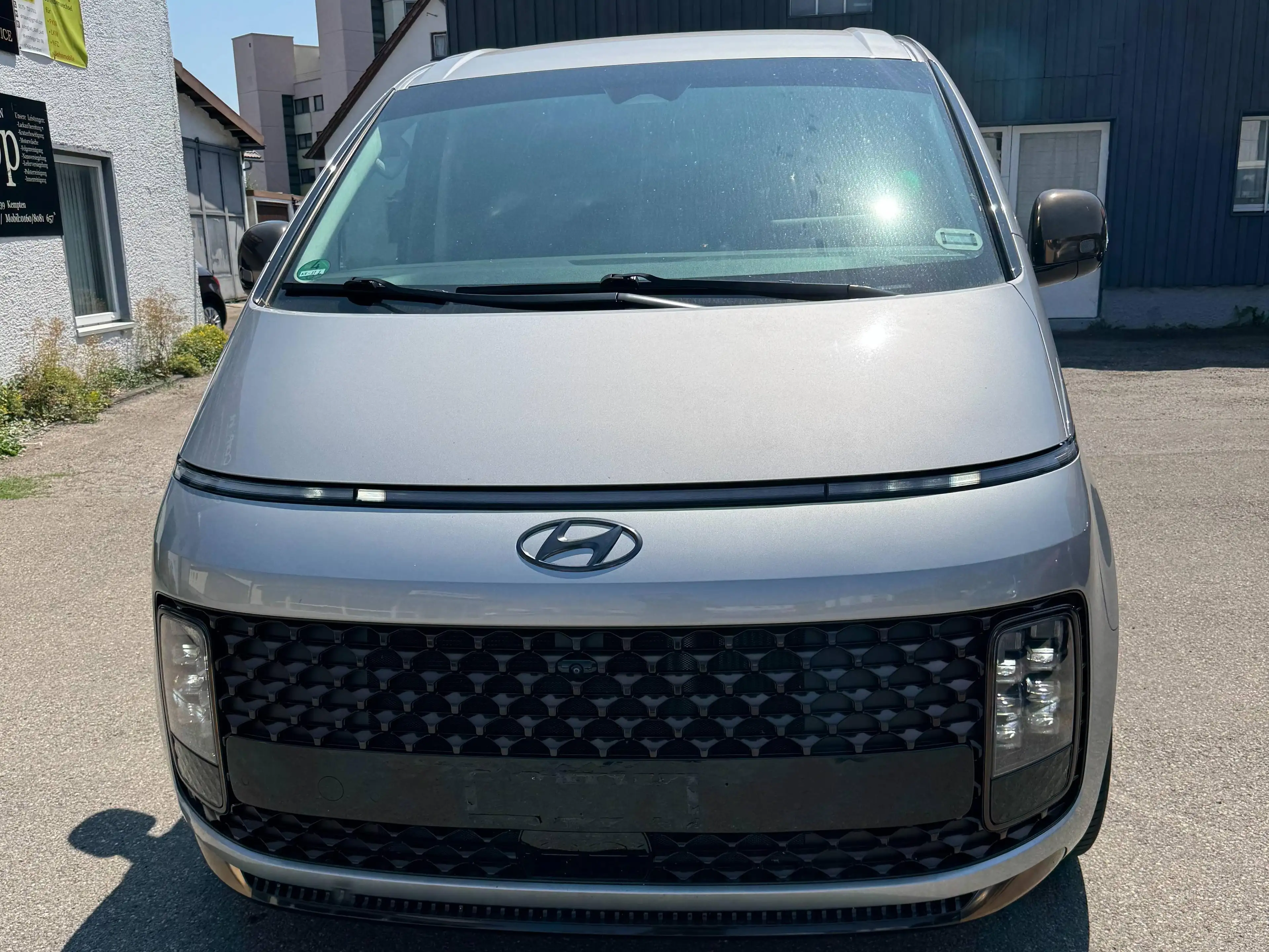 Hyundai STARIA Signature 4WD