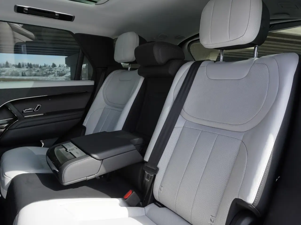 Land Rover Range Rover Sport снимка Land Rover Range Rover Sport