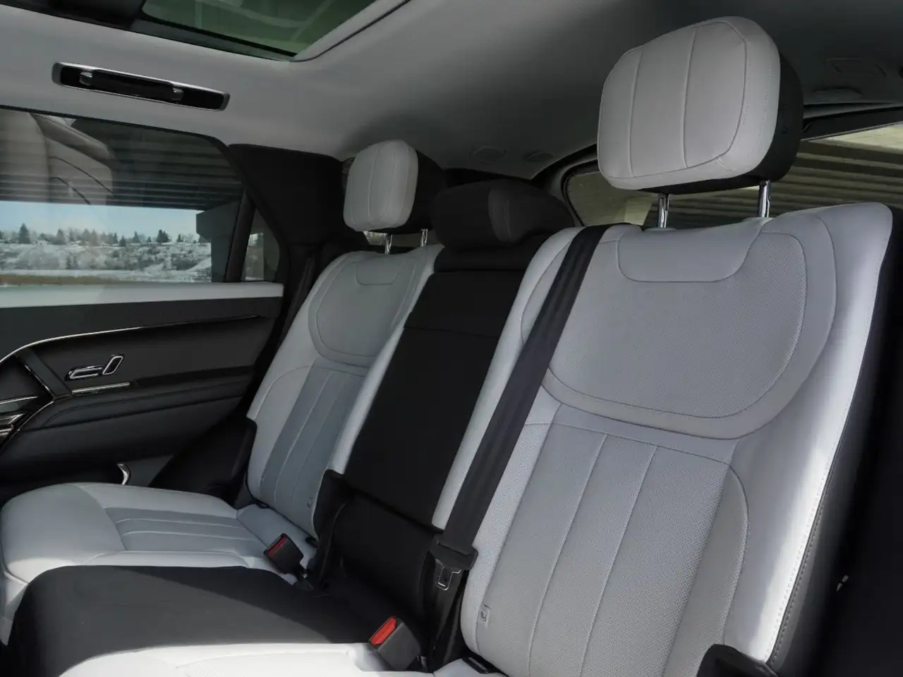 Land Rover Range Rover Sport снимка Land Rover Range Rover Sport