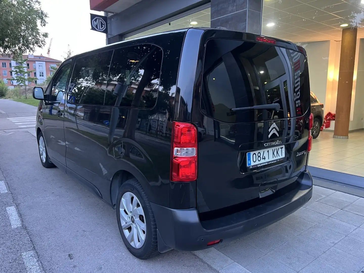 Citroen Jumpy Combi BlueHDI Talla M Confort 115 S&S Negro - 2