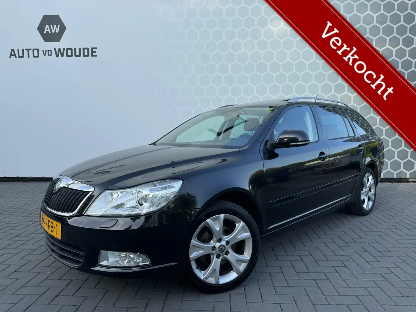 Skoda Octavia Combi 1.2 TSI Elegance Business Line Schuifdak Noir - 1
