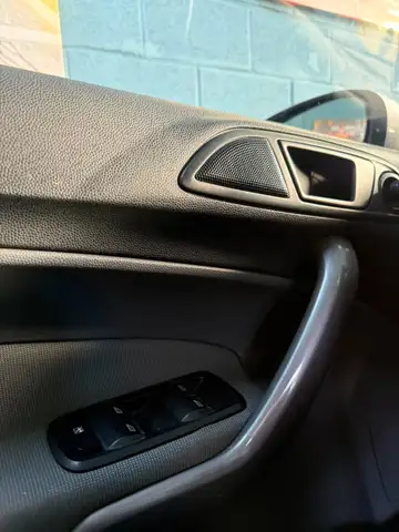 Ford Fiesta view 8