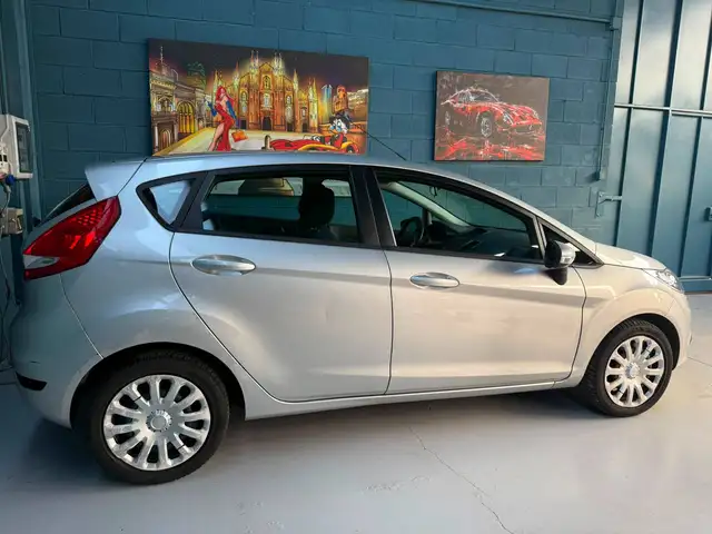 Ford Fiesta view 3