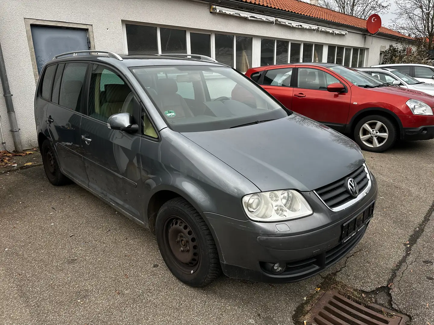 Volkswagen Touran Highline Сірий - 1