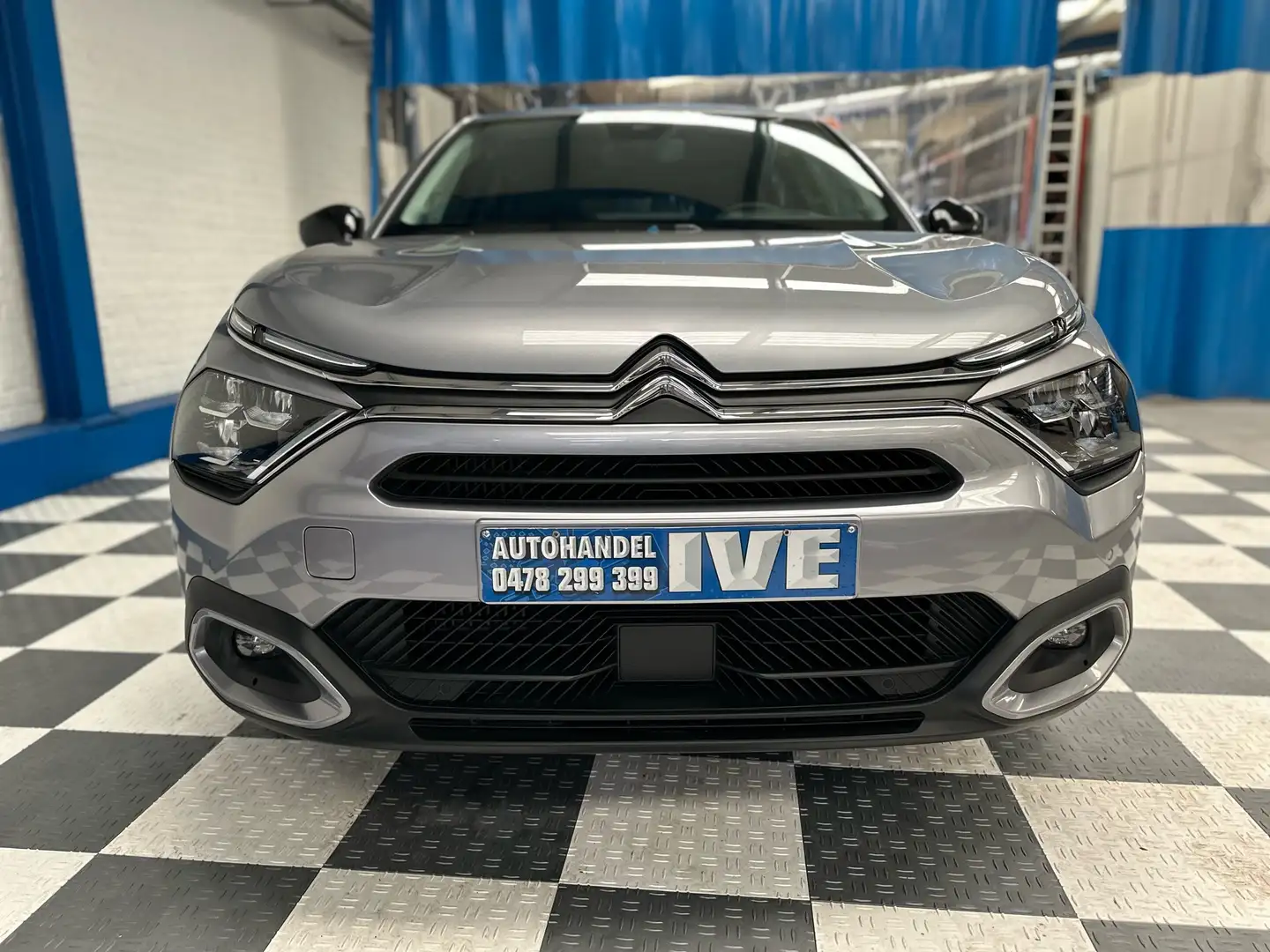 Citroen C4 1.2 PureTech You S Grijs - 2