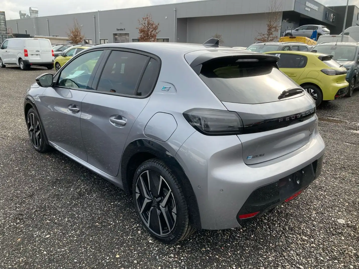 Peugeot 208 e- GT+, Navi, Memory, Massage Grau - 2