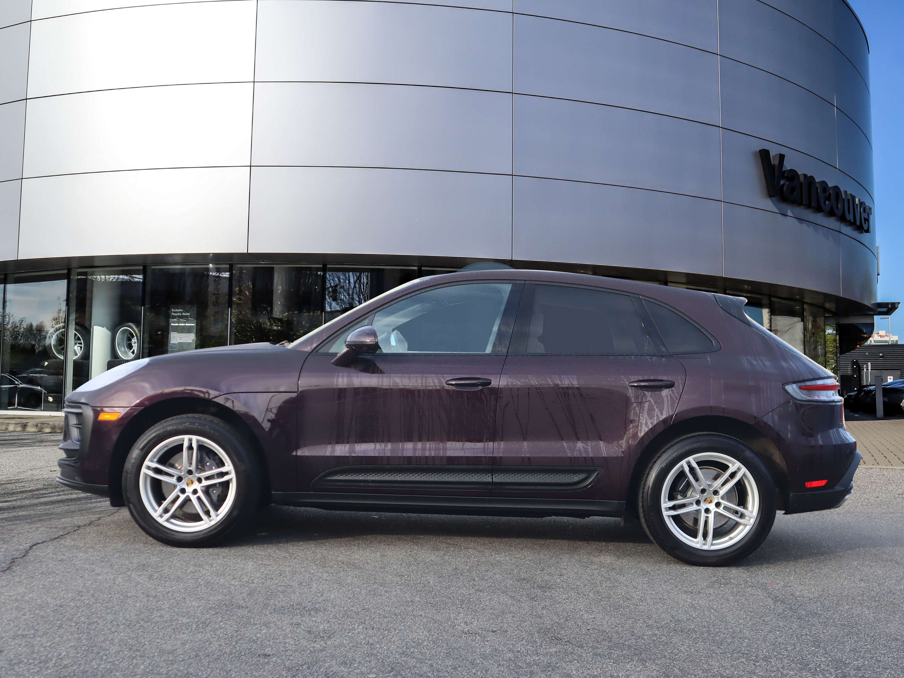 2023 Porsche Macan AWD Adaptive Cruise, CPO Warranty! alt 2