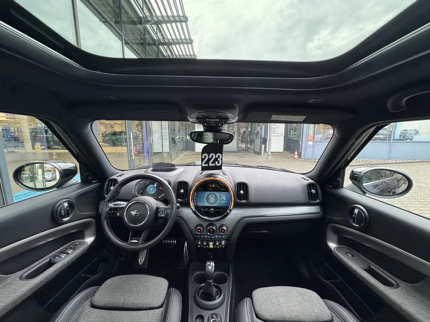 MINI Cooper SE Countryman Cooper SE ALL4 JCW ACC h&k RFK HuD SHZ PANO 19" Schwarz - 2