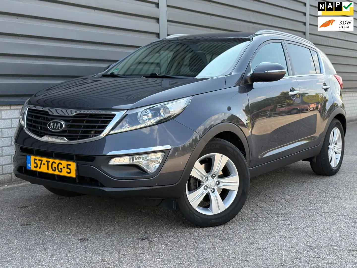 Kia Sportage 1.7 CRDI X-ecutive Plus Pack 1ste EIGENAAR!! NAP!! Grijs - 1