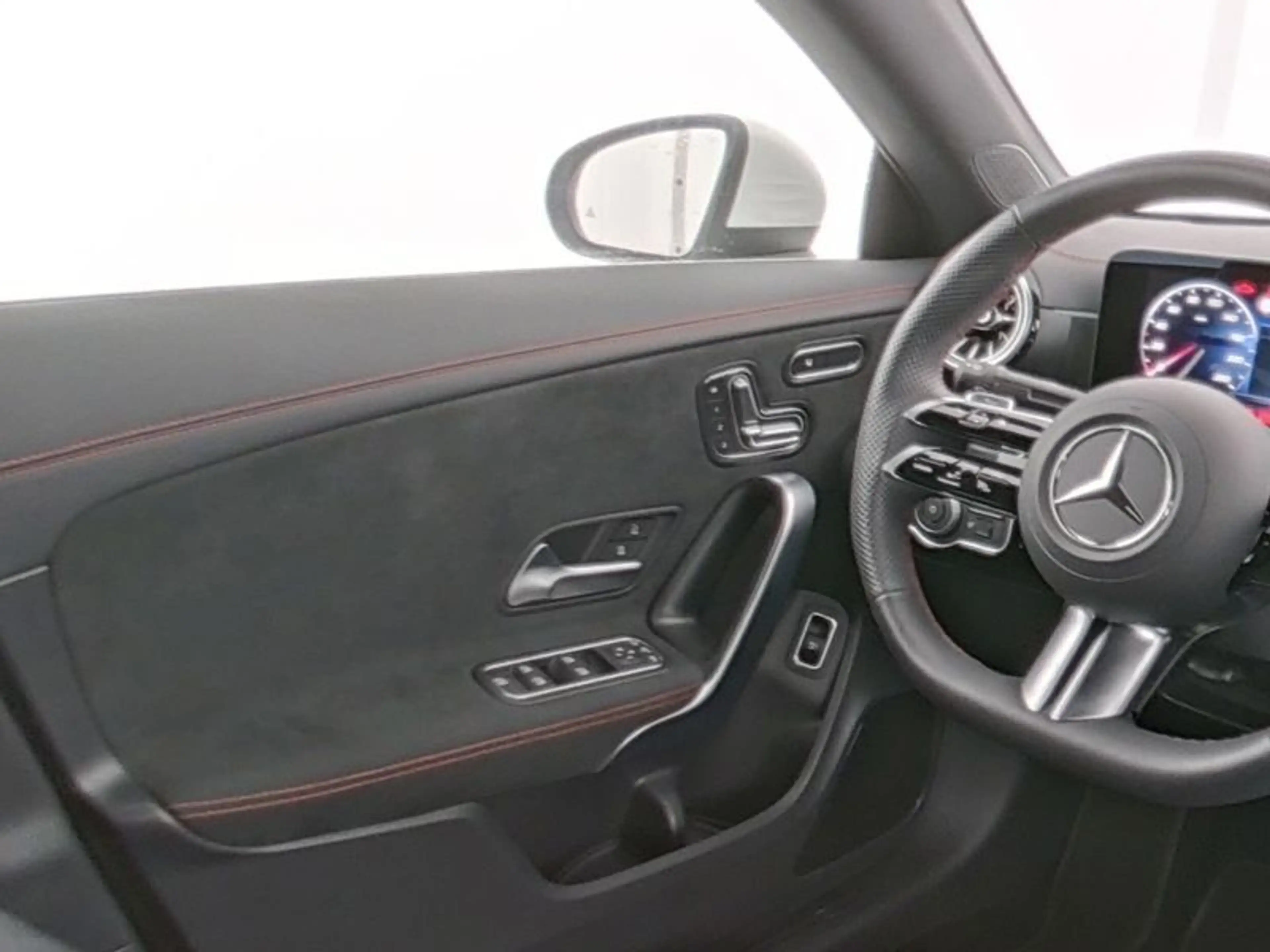 Mercedes-Benz CLA 200 AMG Plus*HUD*Pano*360°*MultiBeam*Memory* — photo 9