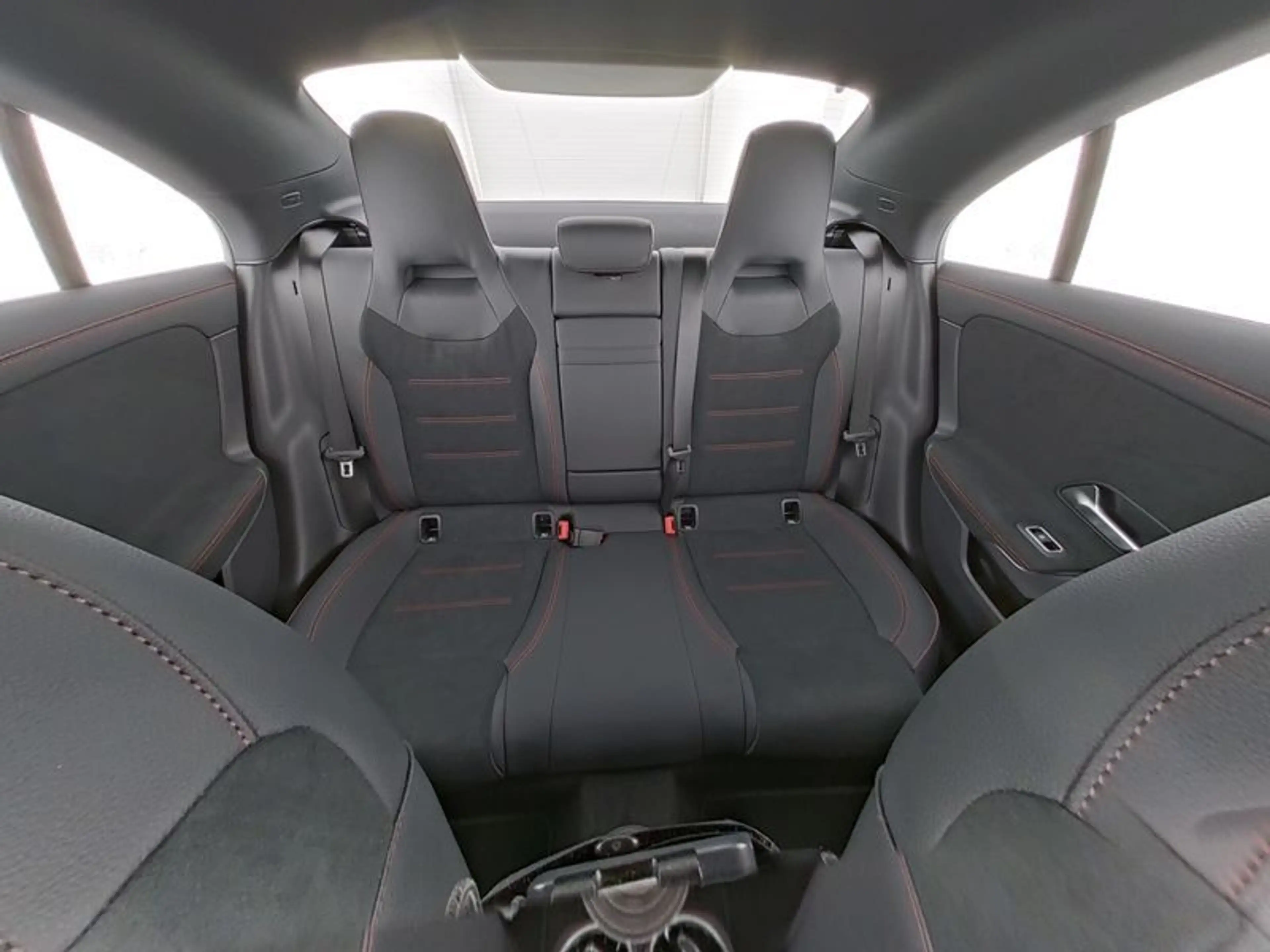 Mercedes-Benz CLA 200 AMG Plus*HUD*Pano*360°*MultiBeam*Memory* — photo 8