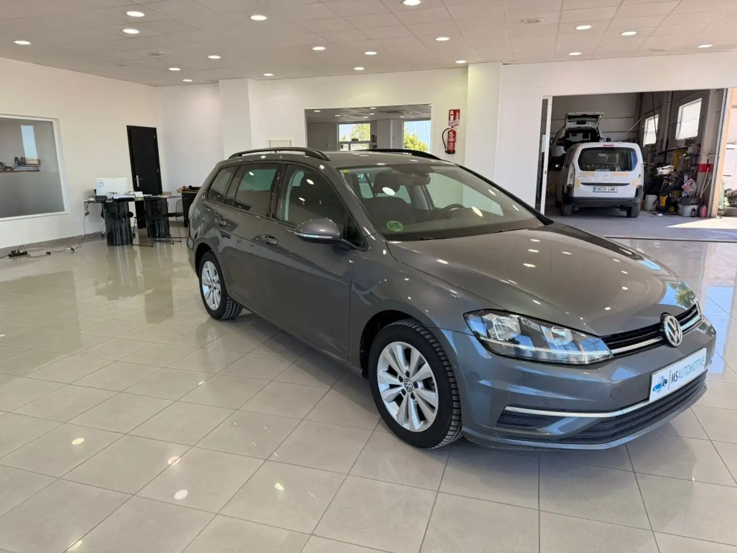 Volkswagen Golf Variant 1.6TDI Business Edition DSG7 Gris - 2