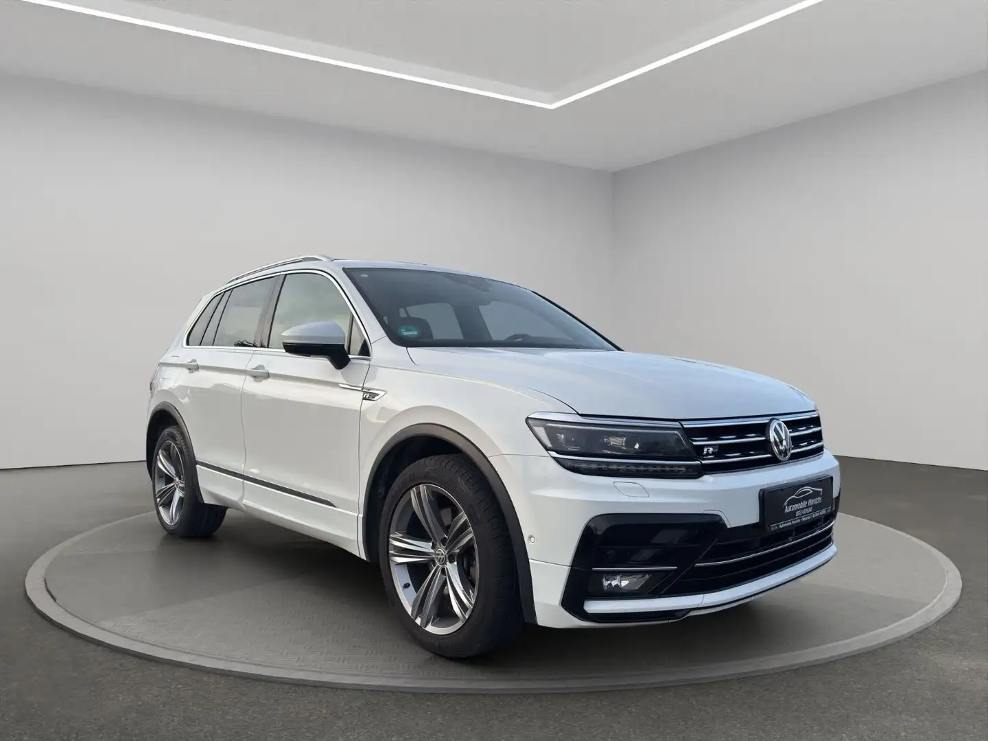 Volkswagen Tiguan Highline 4Motion 2x R-Line, Pano Weiß - 1