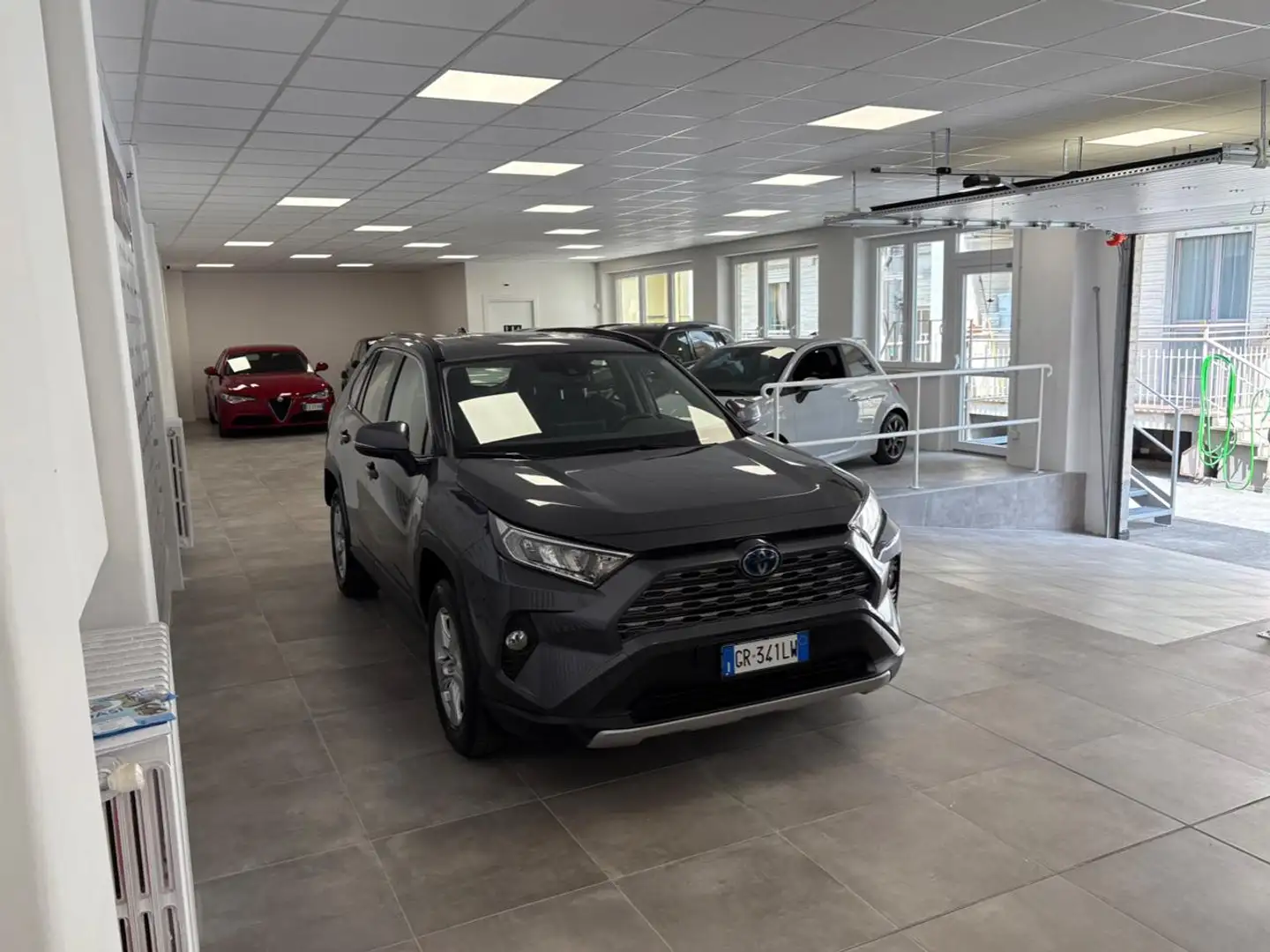 Toyota RAV 4 2.5 HV (222CV) E-CVT AWD-i Business IVA ESPOSTA Gris - 2