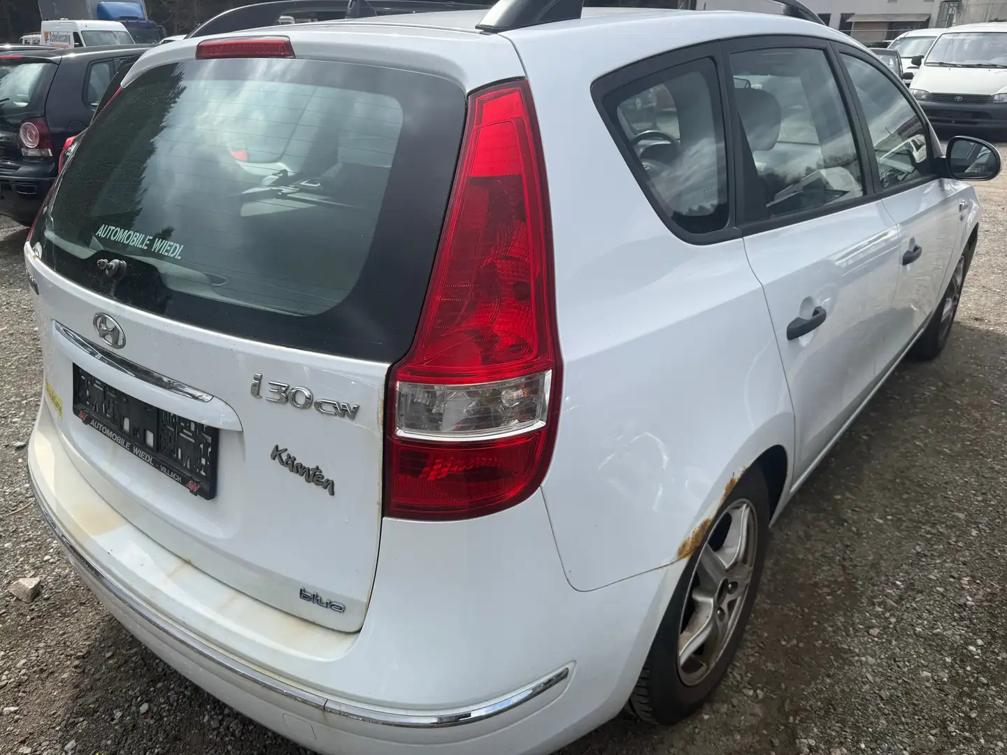 Hyundai i30 i30 CW 1,6 CRDi Europe blue drive Euro 5 - 2