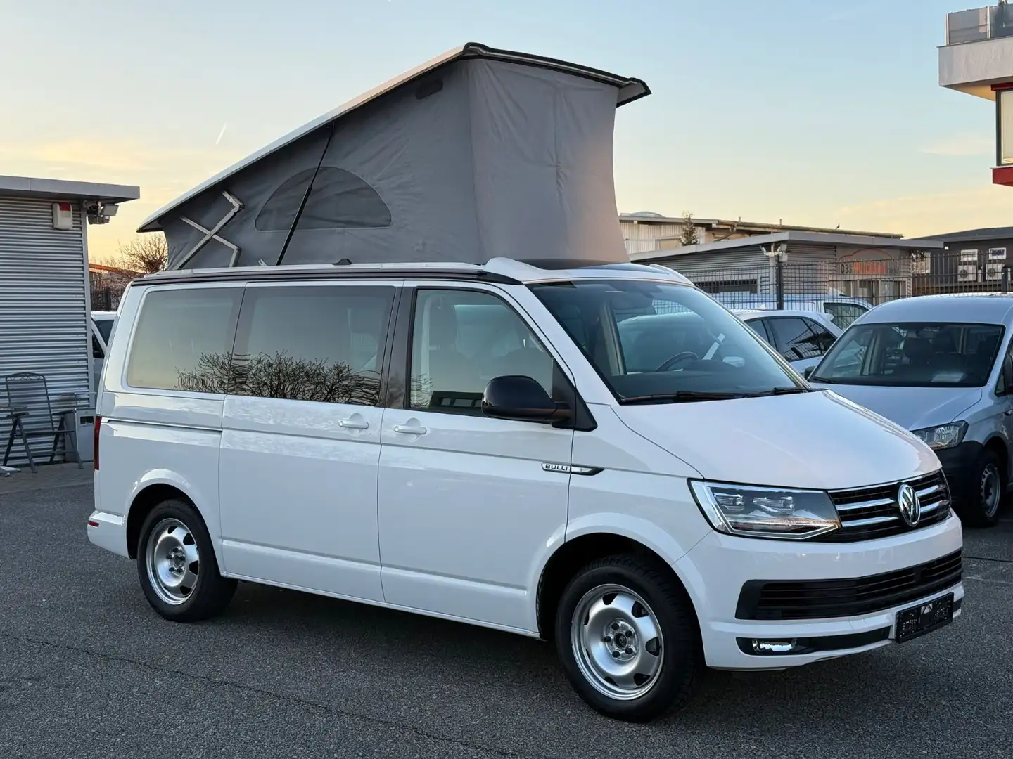 Volkswagen T6 California Beach BULLI Edition*LED*ACC*STDHZ* Blanco - 1