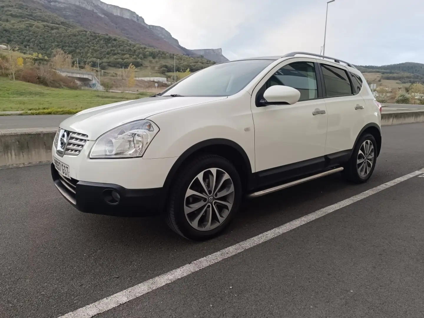 Nissan Qashqai 2.0 Tekna Sport 4x2 18´´ Weiß - 1