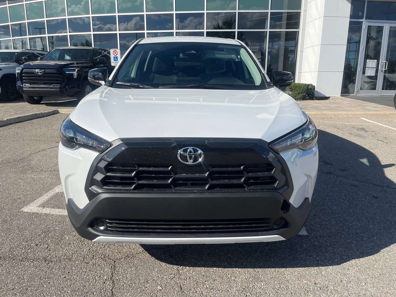 2026 Toyota Corolla Cross LE FWD 8MULTIMEDIA SCREEN | HEAT SEATS | HEAT STEE — снимка 1