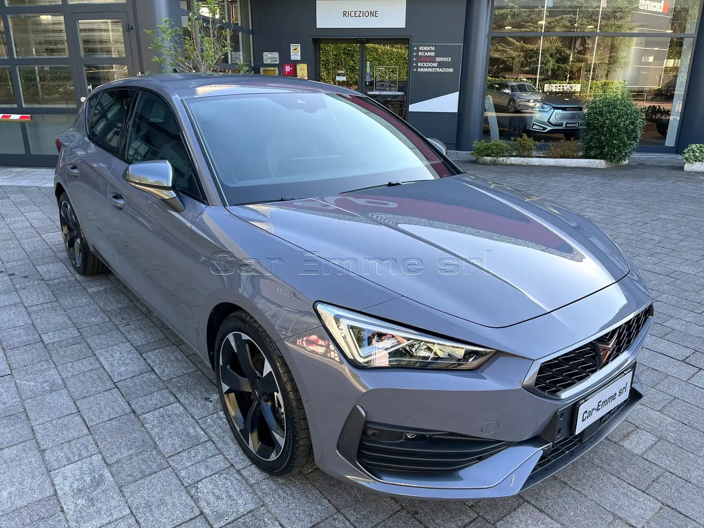 CUPRA Leon 1.5 hybrid 150cv DSG Grigio - 1