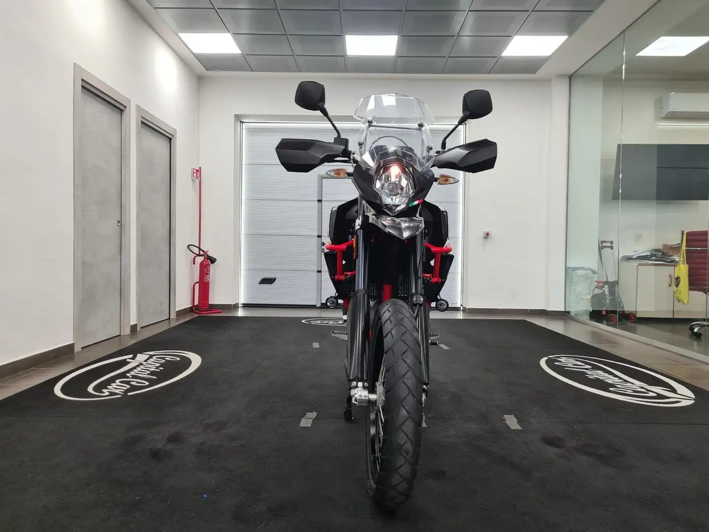 SWM Superdual 600 T Negro - 2