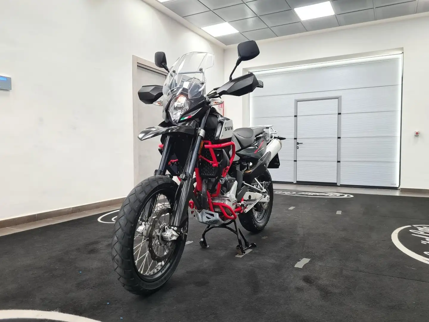 SWM Superdual 600 T Negro - 1