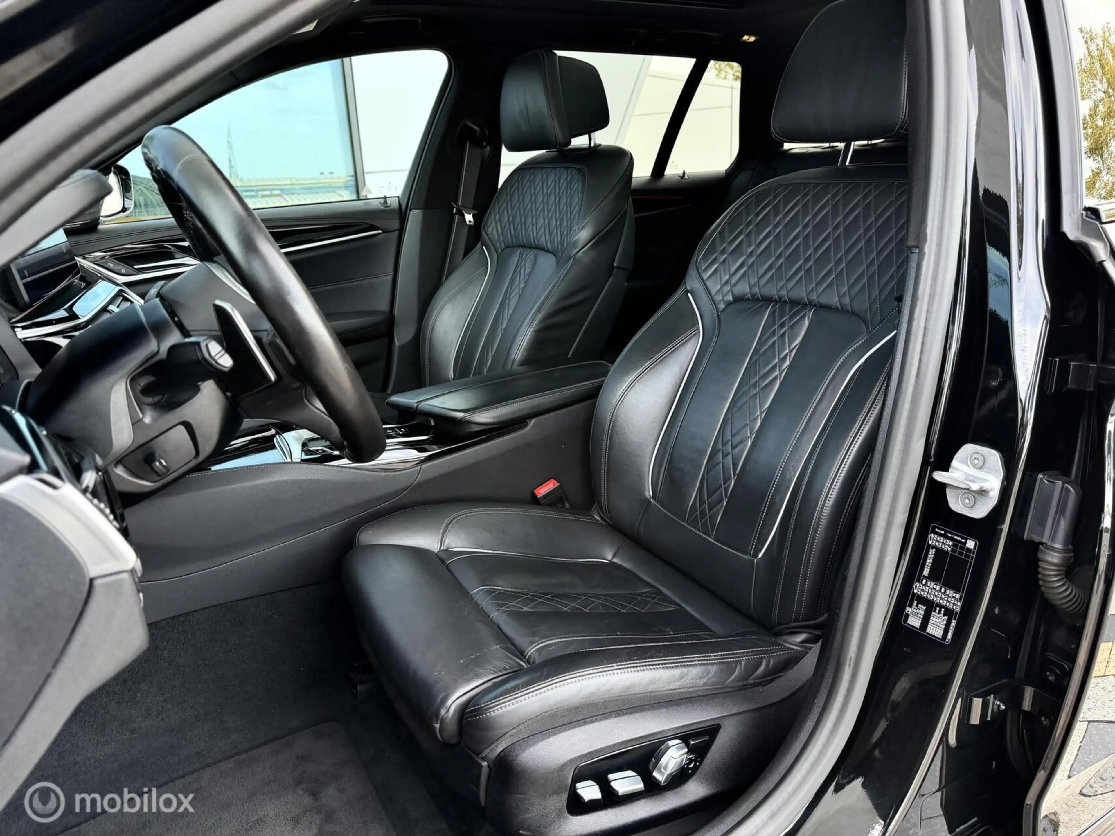 BMW 530 5-serie Touring 530i M Sport FACELIFT |Pano|H&K|HU — photo 18