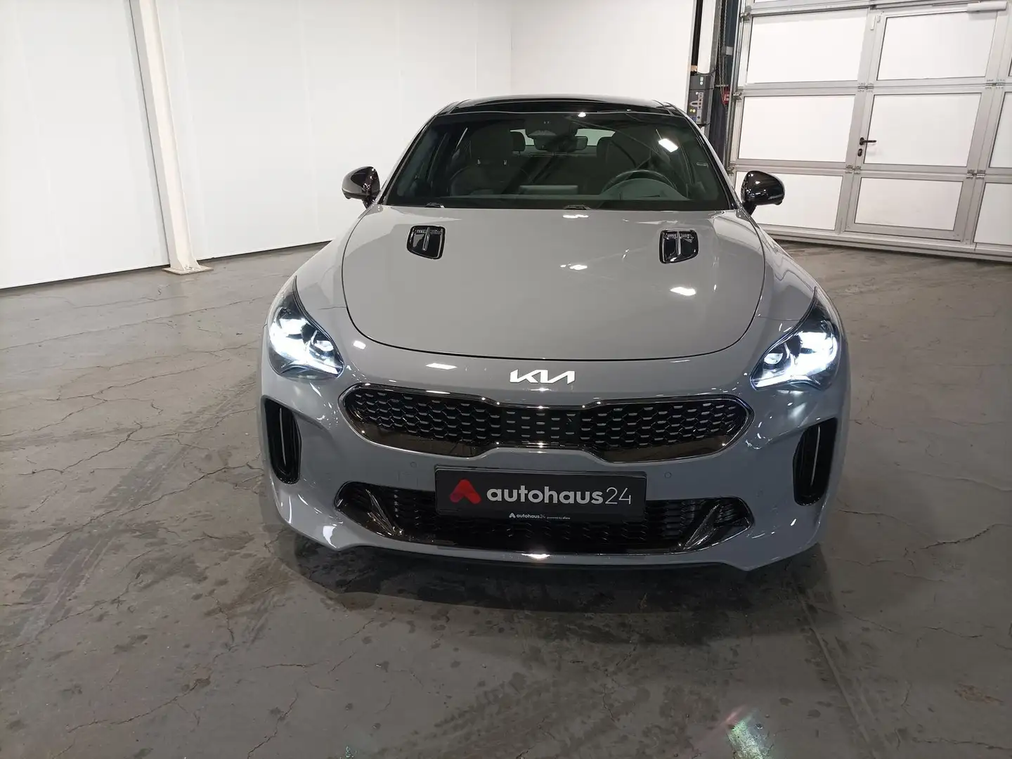 Kia Stinger 3.3 V6 T-GDI GT 4WD|Schiebedach|V6|360° Silber - 2
