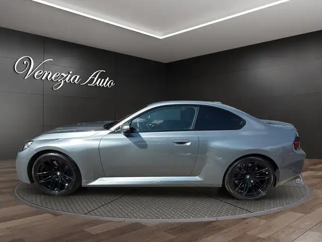BMW M2 view 3