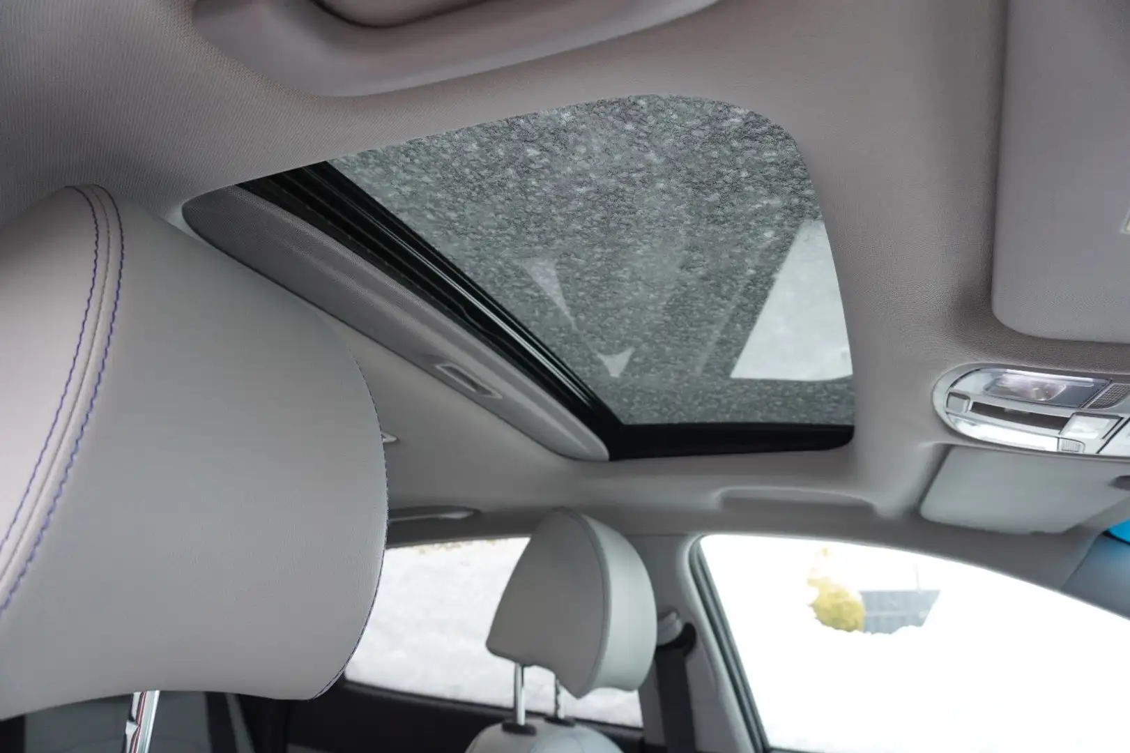 Hyundai KONA Prime Glas W-pump Leder Belüft eSitze 4xSHZ Noir - 1