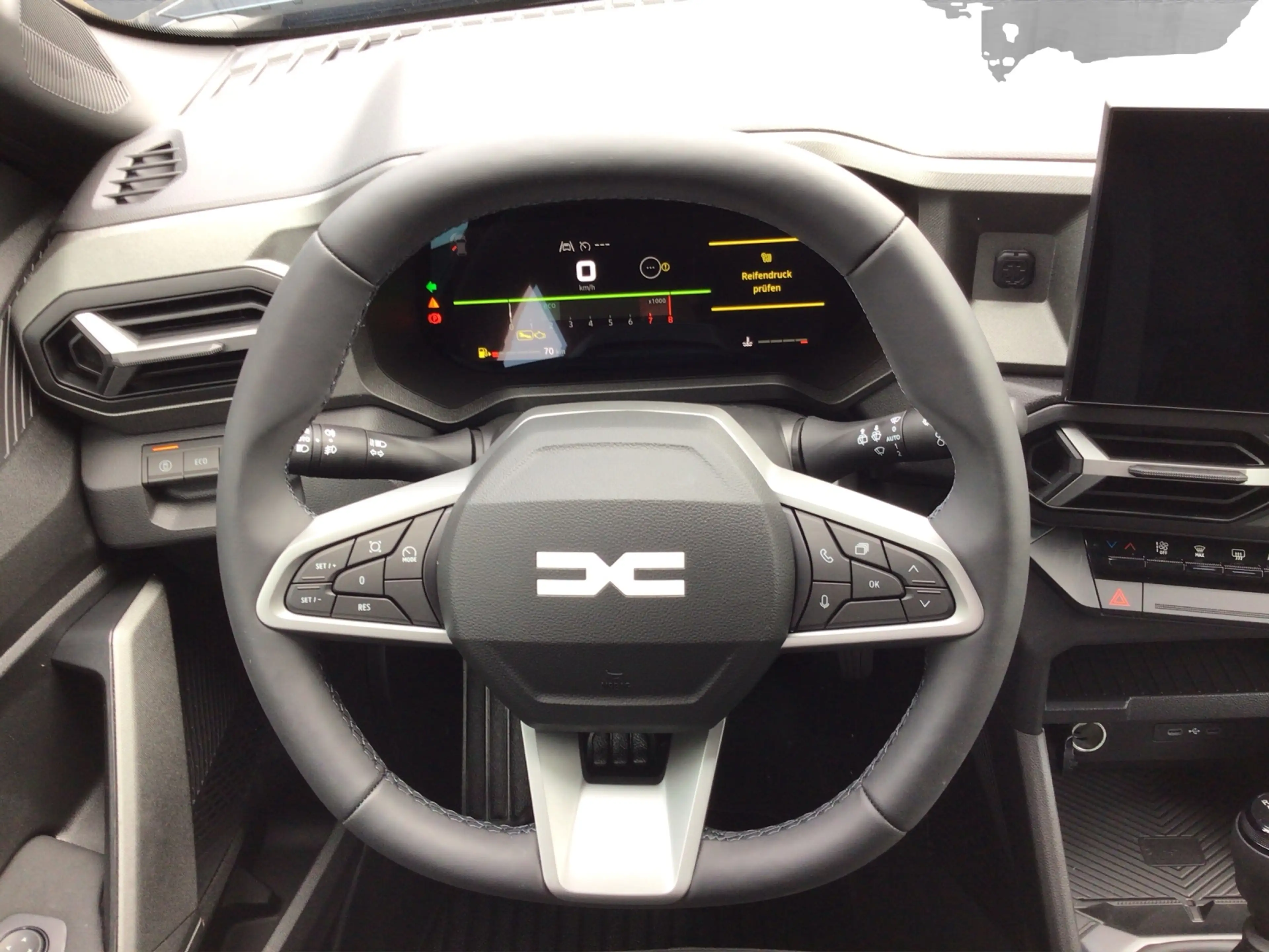 Dacia Bigster TCe 140 Journey — photo 11
