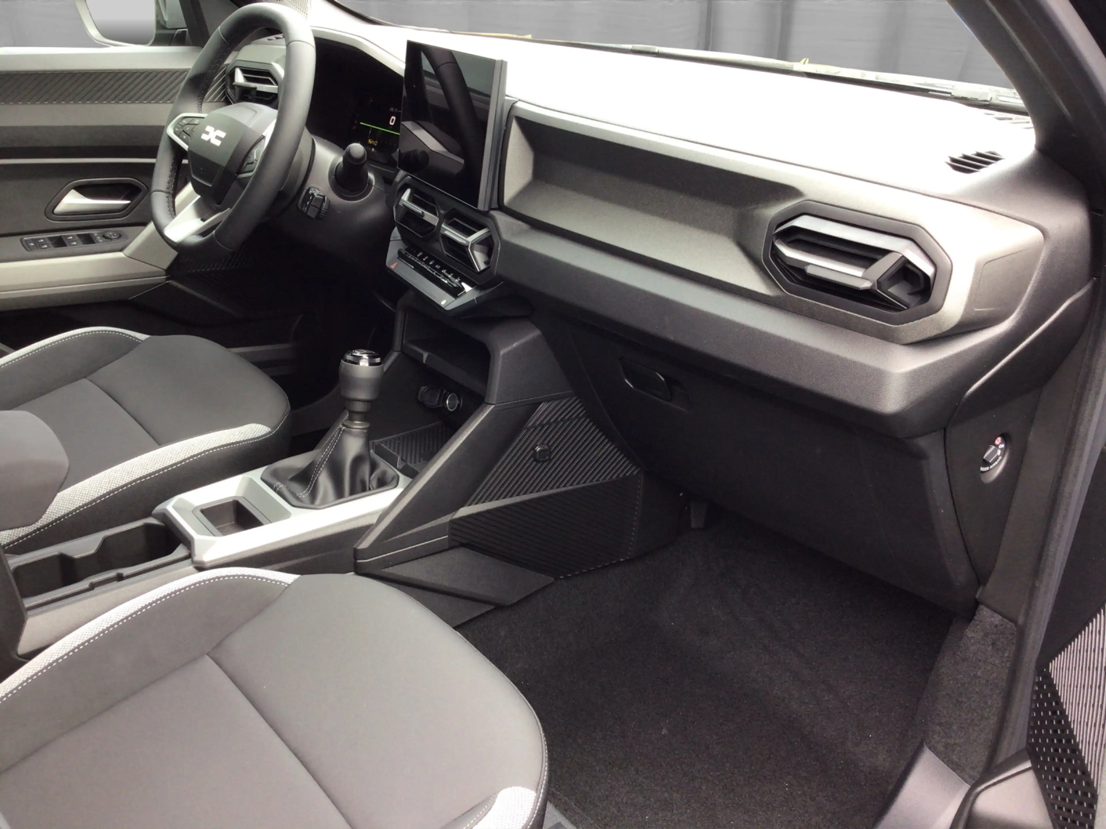 Dacia Bigster TCe 140 Journey — photo 15