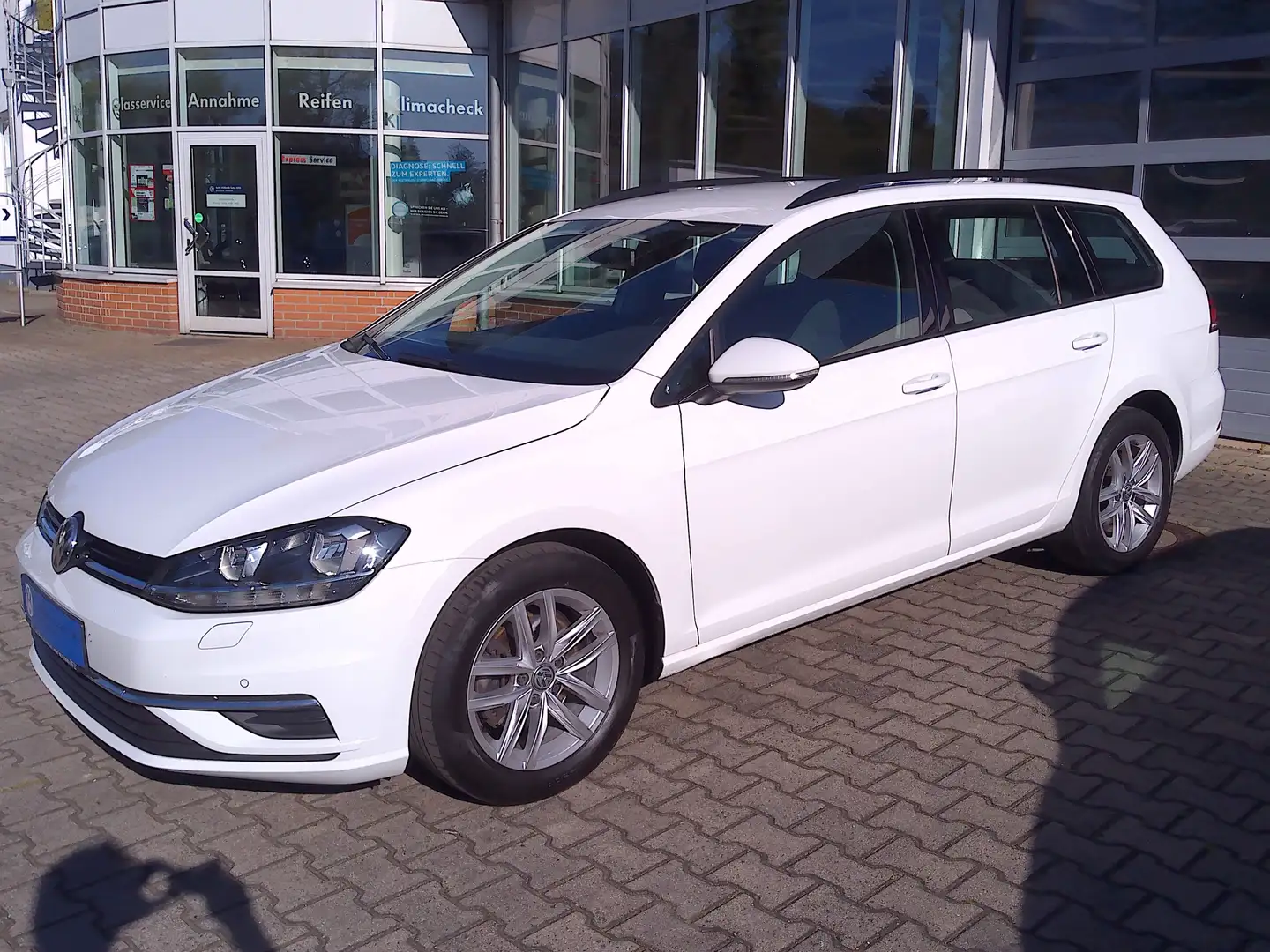 Volkswagen Golf Variant VII Comfortline*Climatronic*APS vorn+hinten Blanc - 2