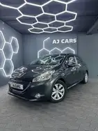 Peugeot 208 1.6 e-HDi 92Ch *DISTRI NEUVE *GPS *CLIM * IDEAL JEUNE