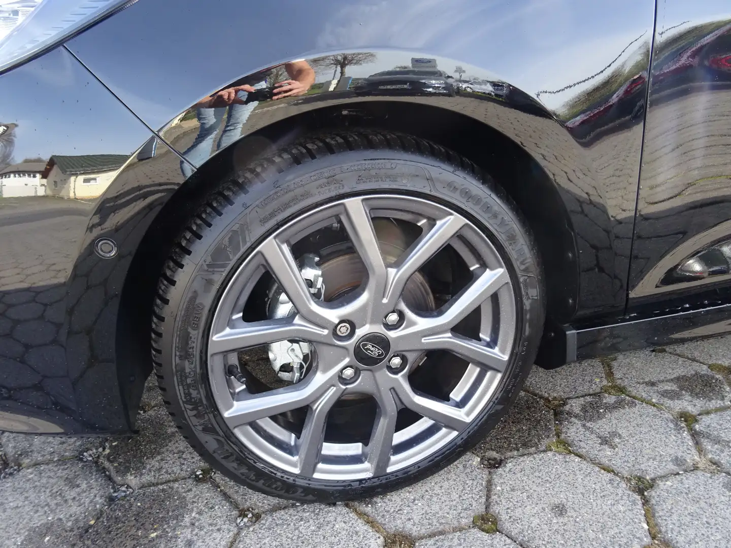 Ford Fiesta 1.0 Ecoboost ST-Line X +Winter-Paket+Kamera+LED Schwarz - 2