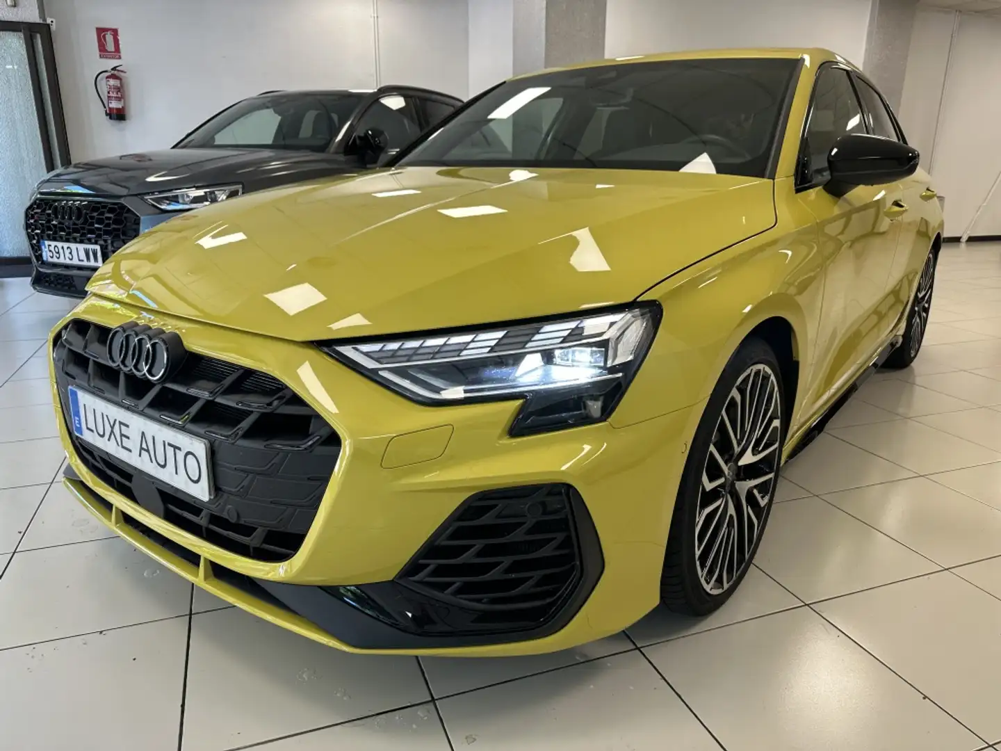 Audi S3 Sportback quattro S tronic Amarillo - 1