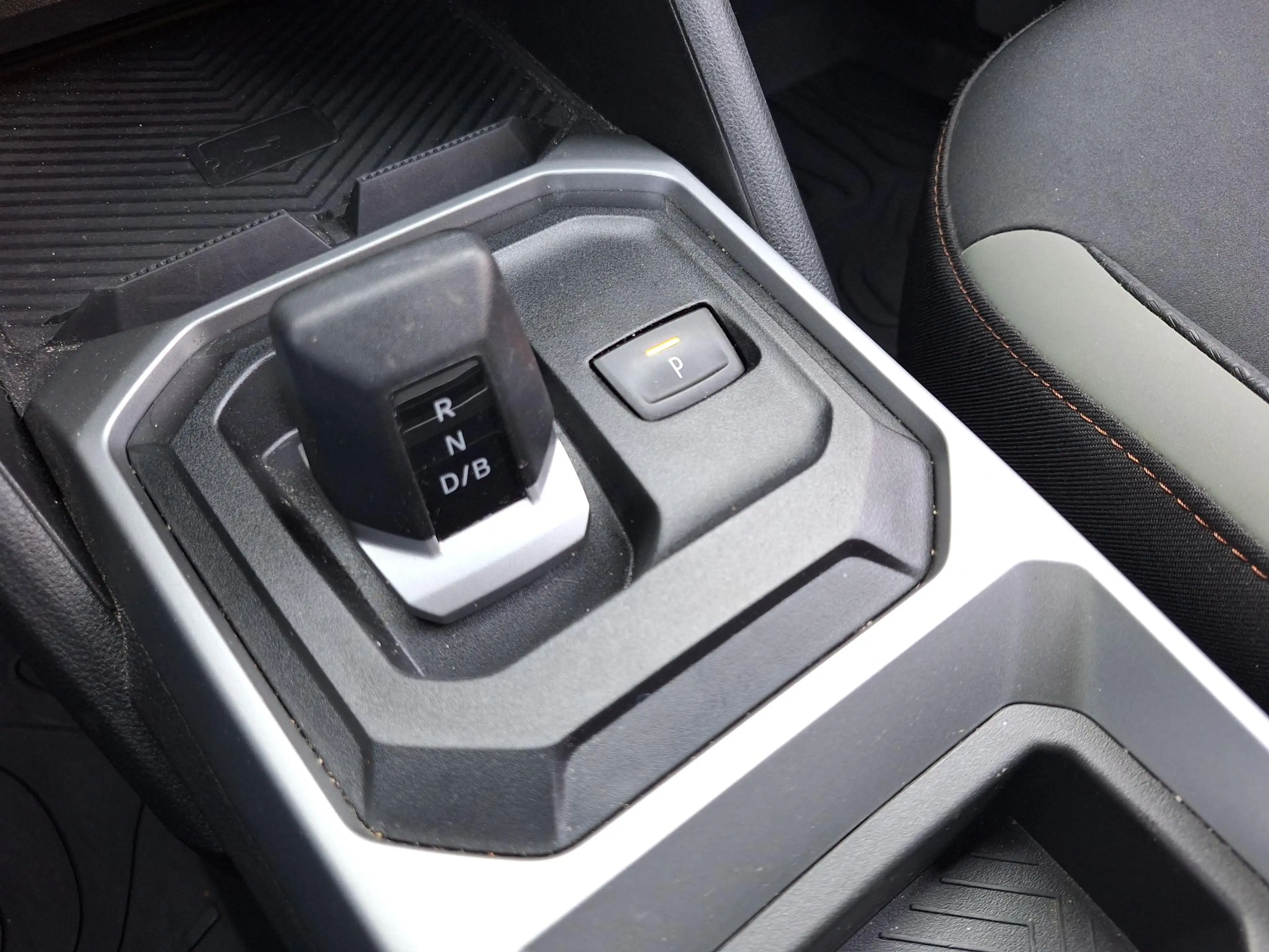 Dacia Duster 1.6 Hybrid 140 Extreme Automaat | Pack Parking | P — photo 39