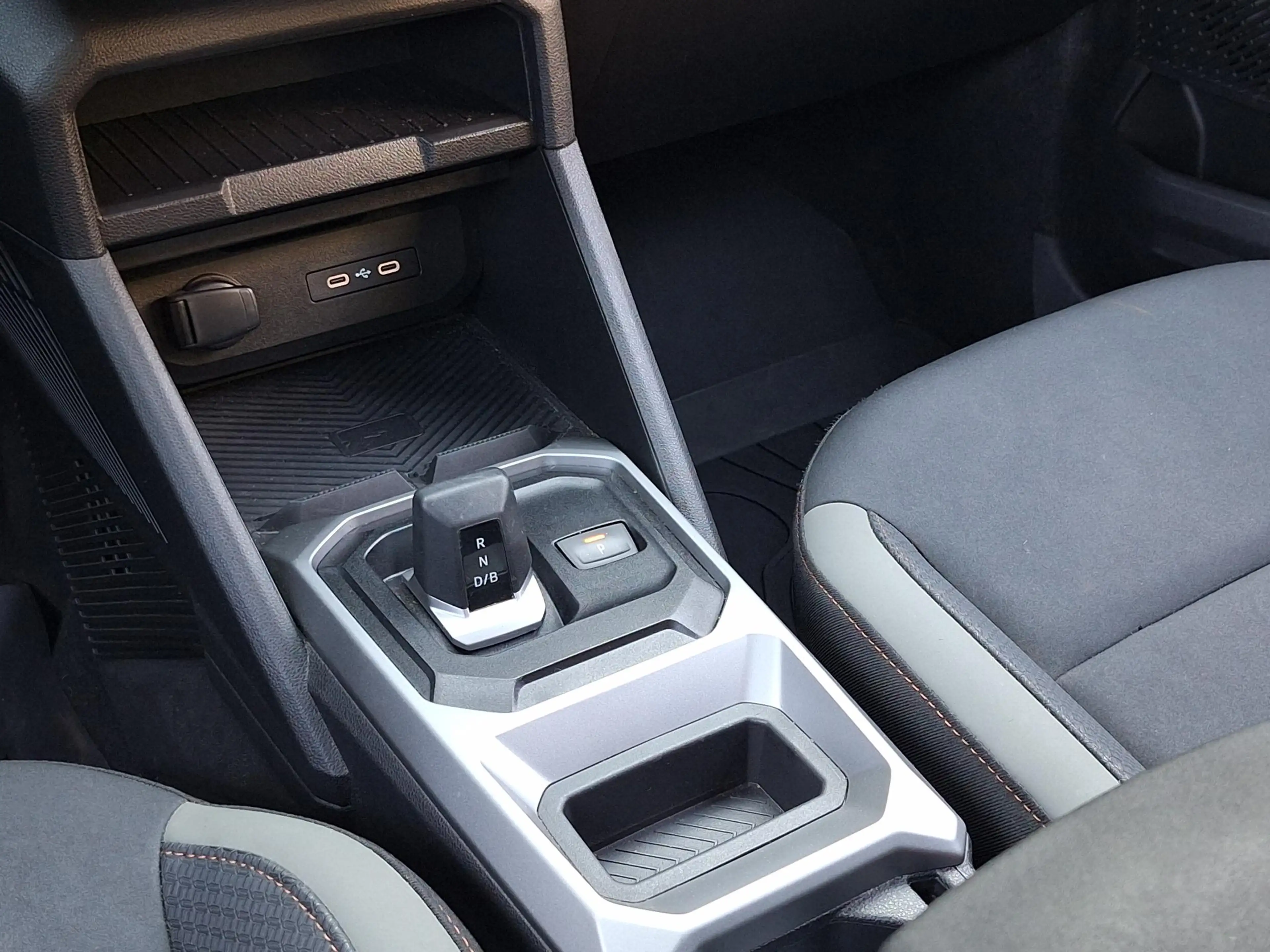 Dacia Duster 1.6 Hybrid 140 Extreme Automaat | Pack Parking | P — photo 38