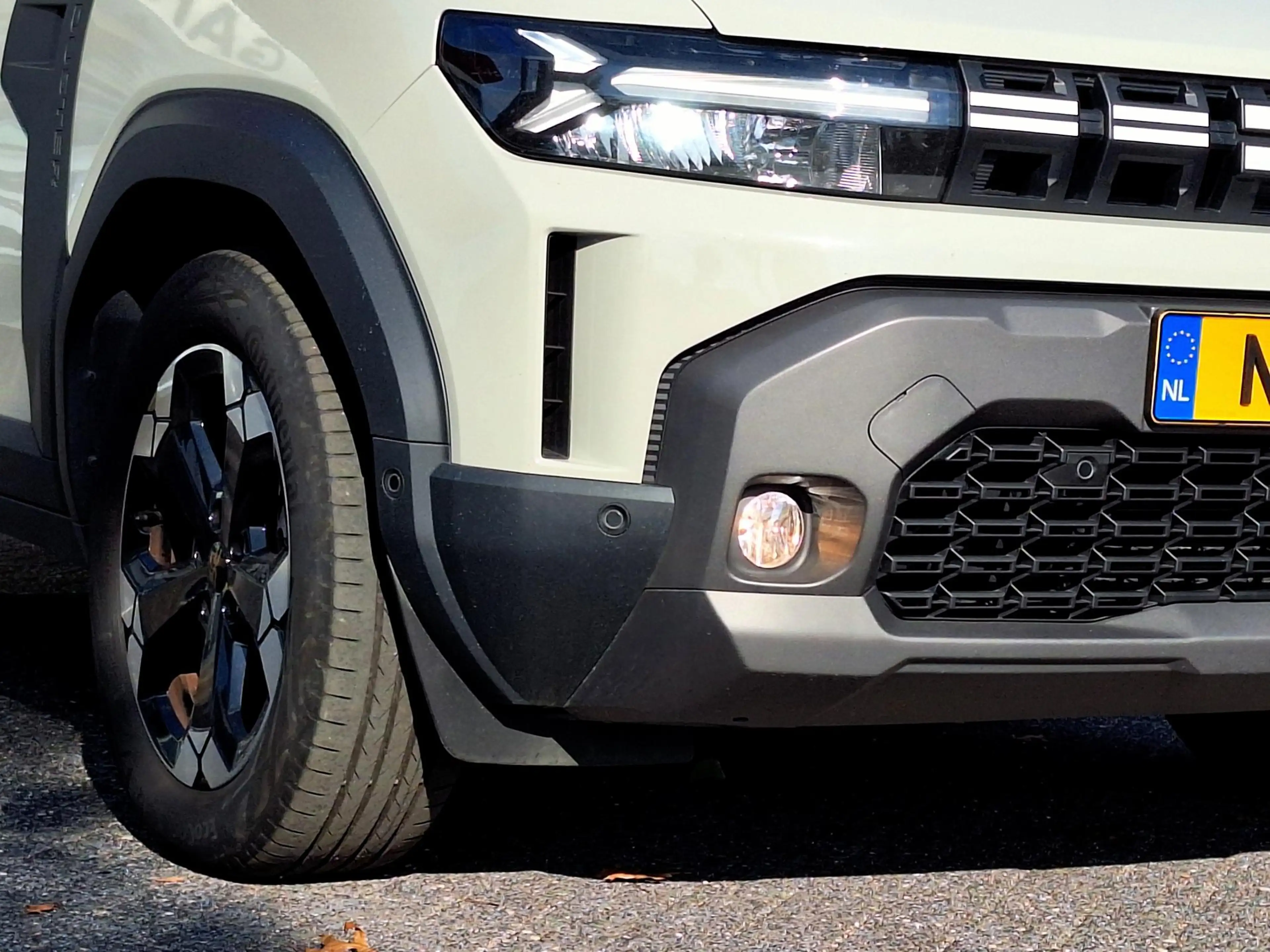 Dacia Duster 1.6 Hybrid 140 Extreme Automaat | Pack Parking | P — photo 13