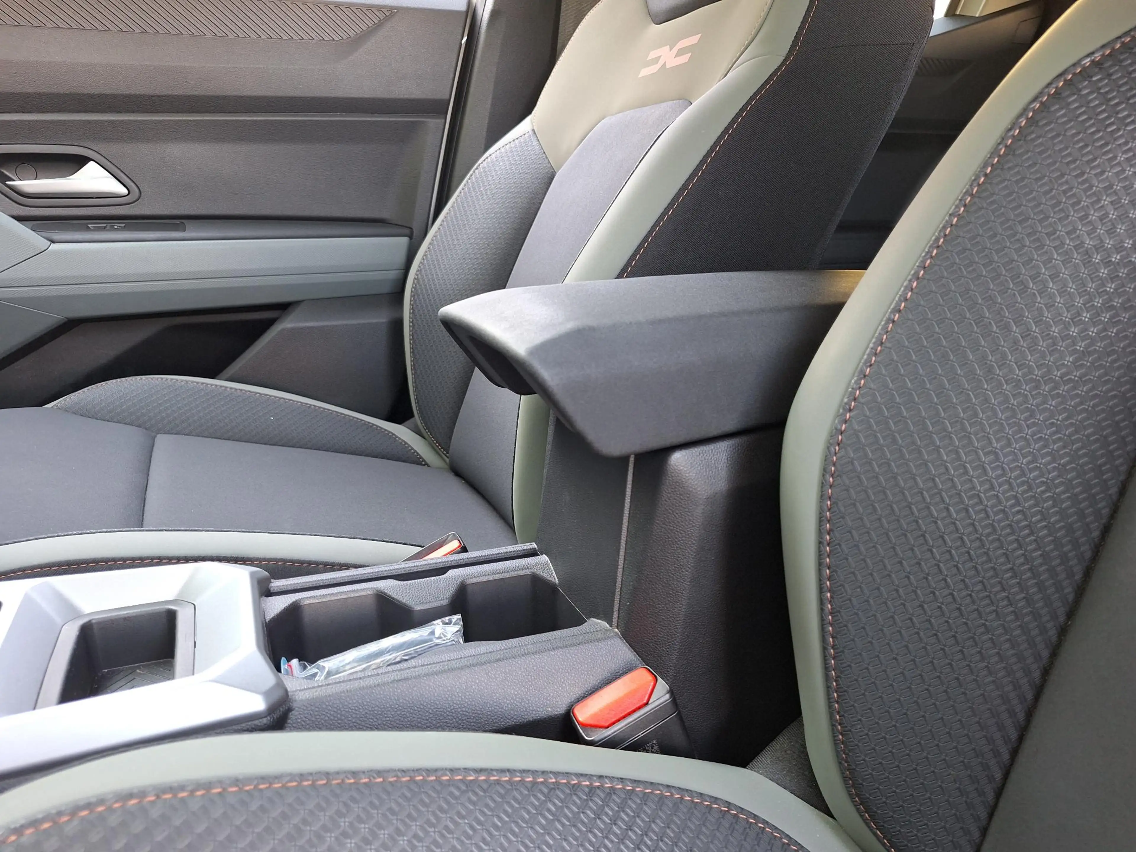 Dacia Duster 1.6 Hybrid 140 Extreme Automaat | Pack Parking | P — photo 20