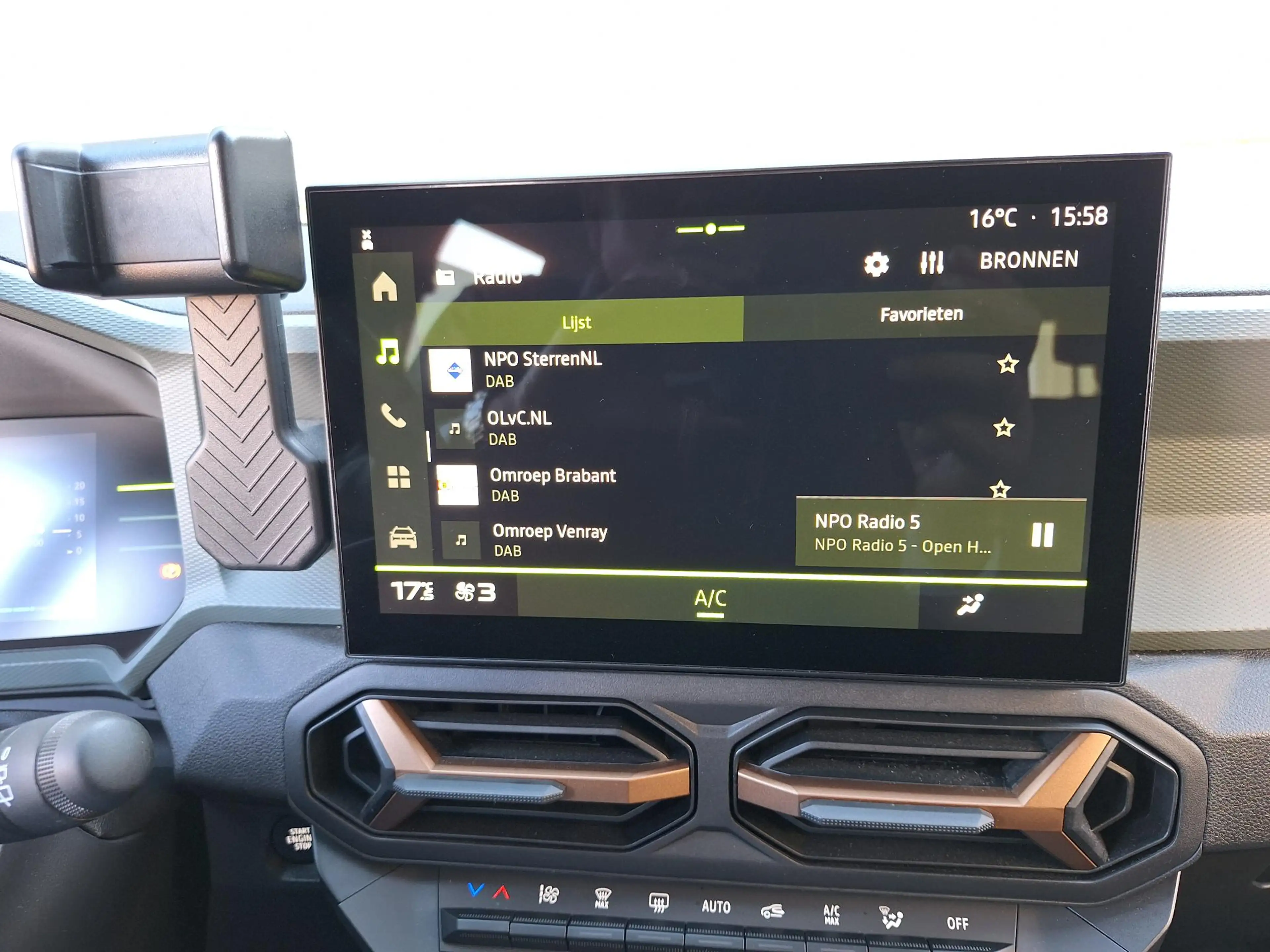 Dacia Duster 1.6 Hybrid 140 Extreme Automaat | Pack Parking | P — photo 32