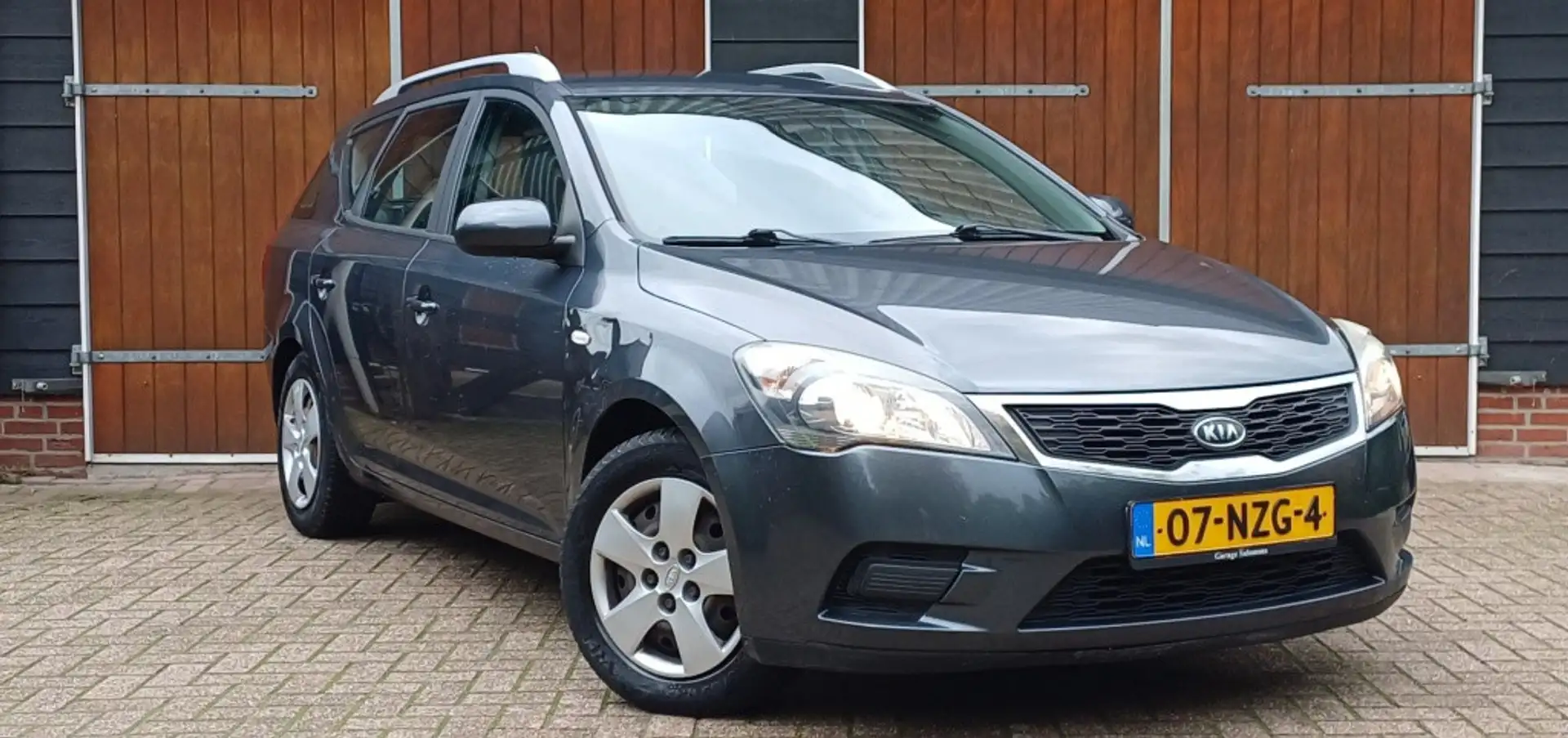 Kia Ceed / cee'd 1.4 CVVT X-tra, Trekhaak, Nieuwe APK, NAP Grijs - 1