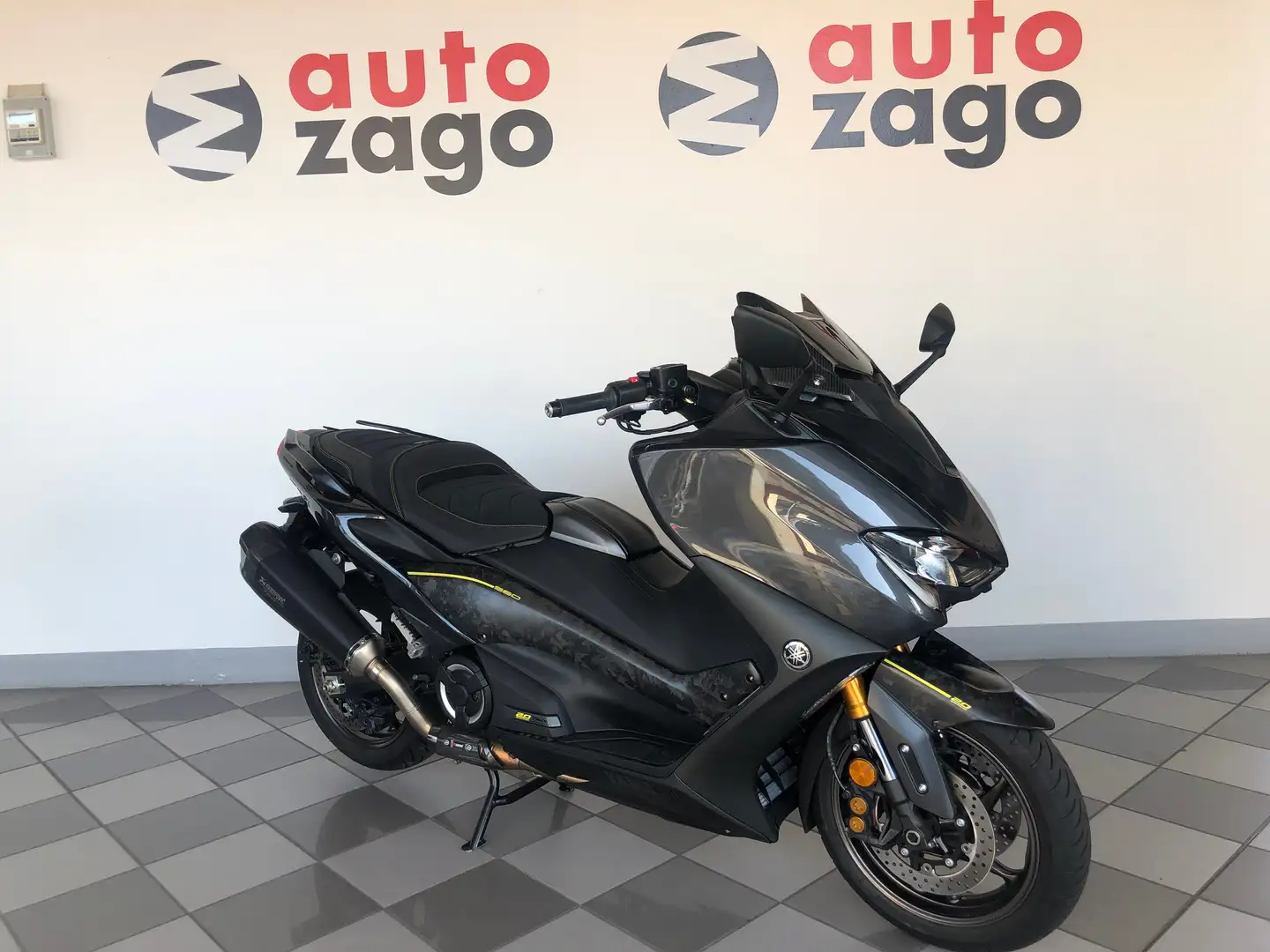 Yamaha TMAX 560 20th Anniversary Grey - 1