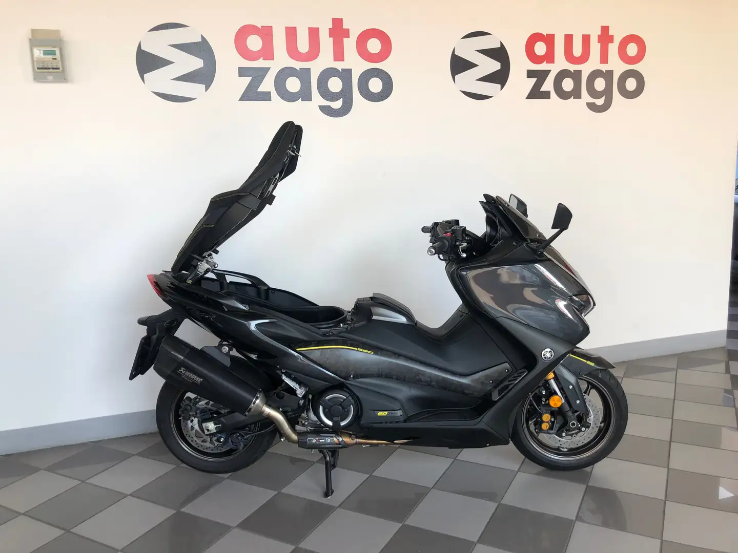 Yamaha TMAX 560 20th Anniversary Grey - 2